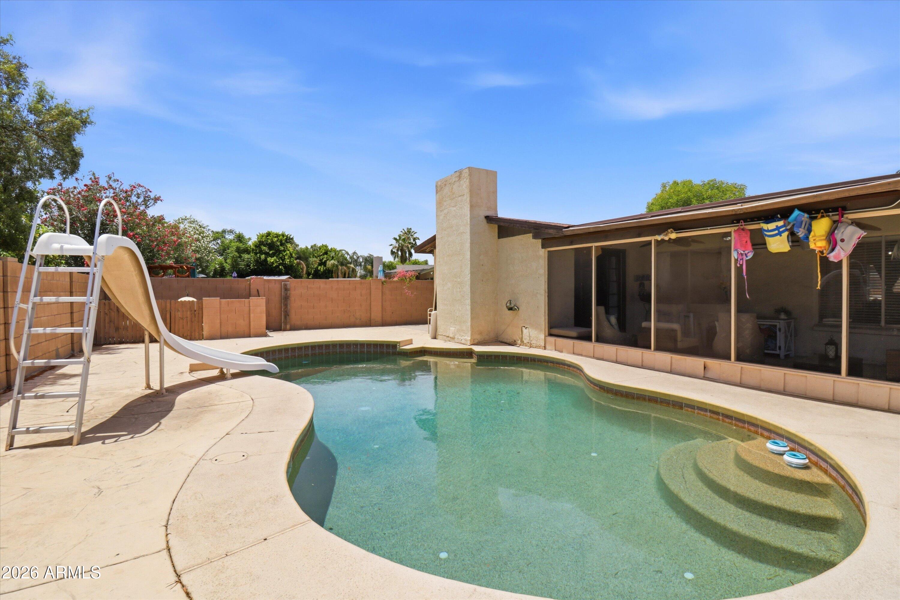 4601 W GOLDEN Lane