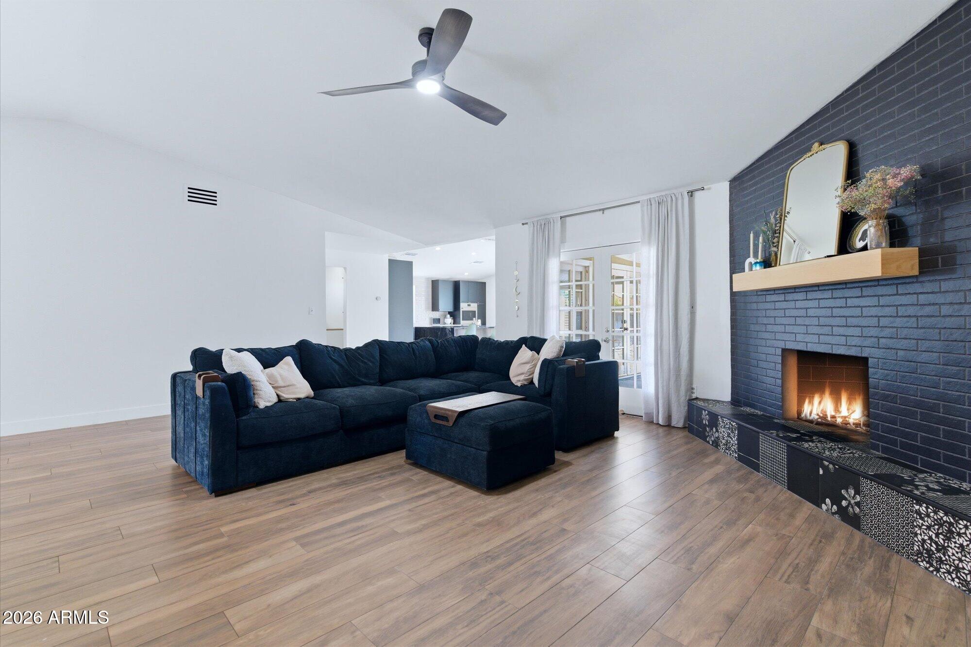 15834 N 6TH Place