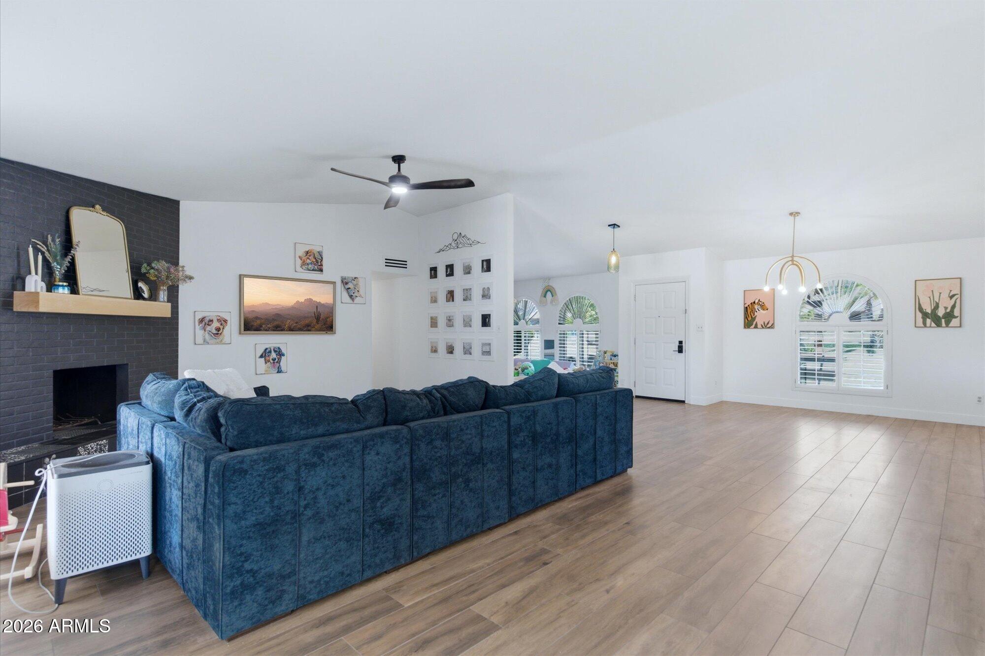 15834 N 6TH Place
