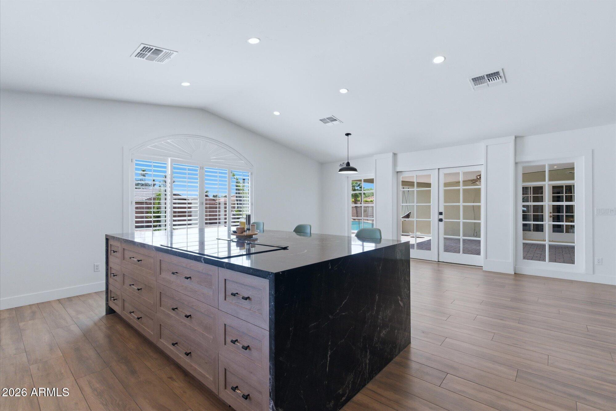 15834 N 6TH Place