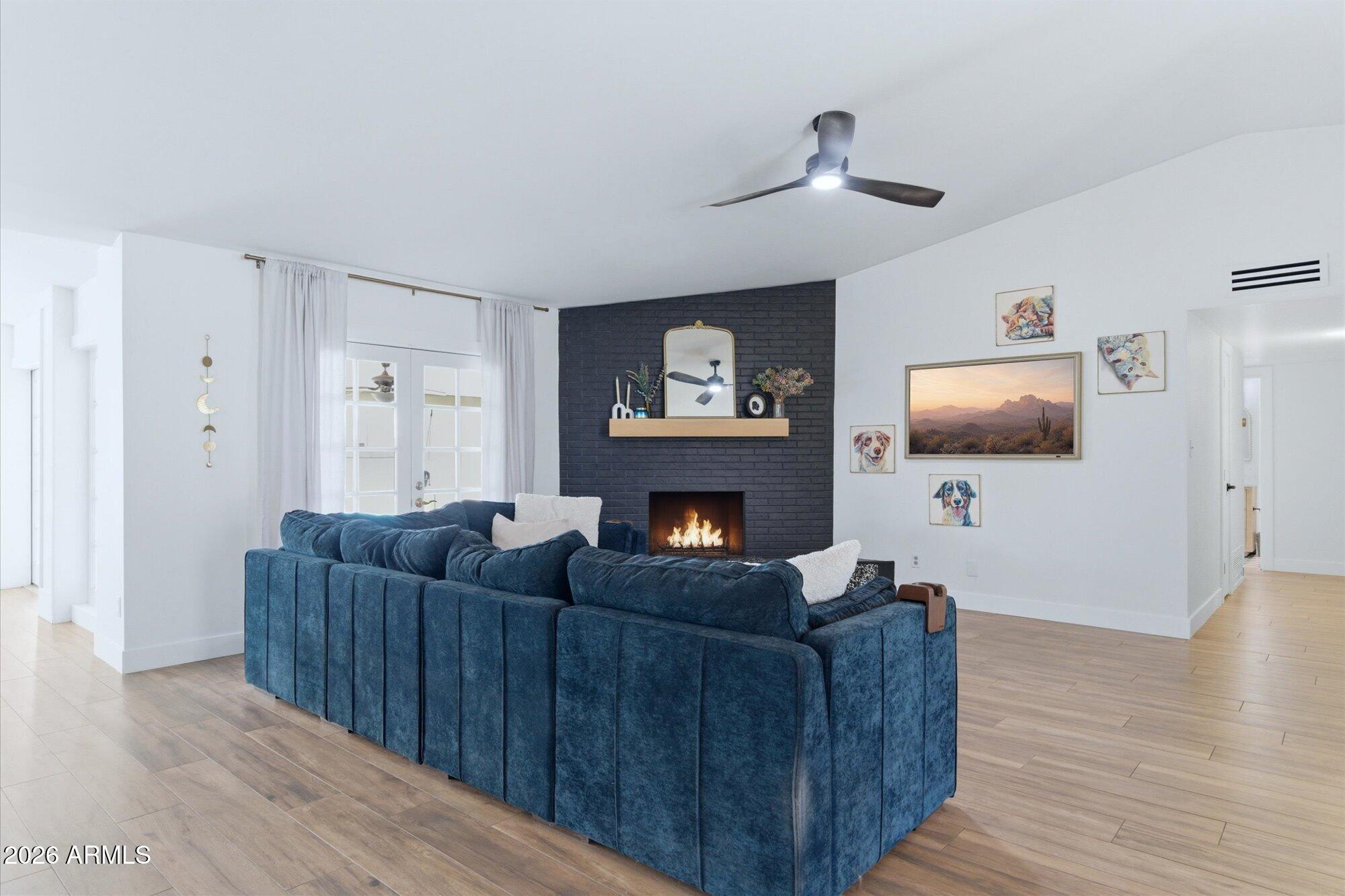 15834 N 6TH Place