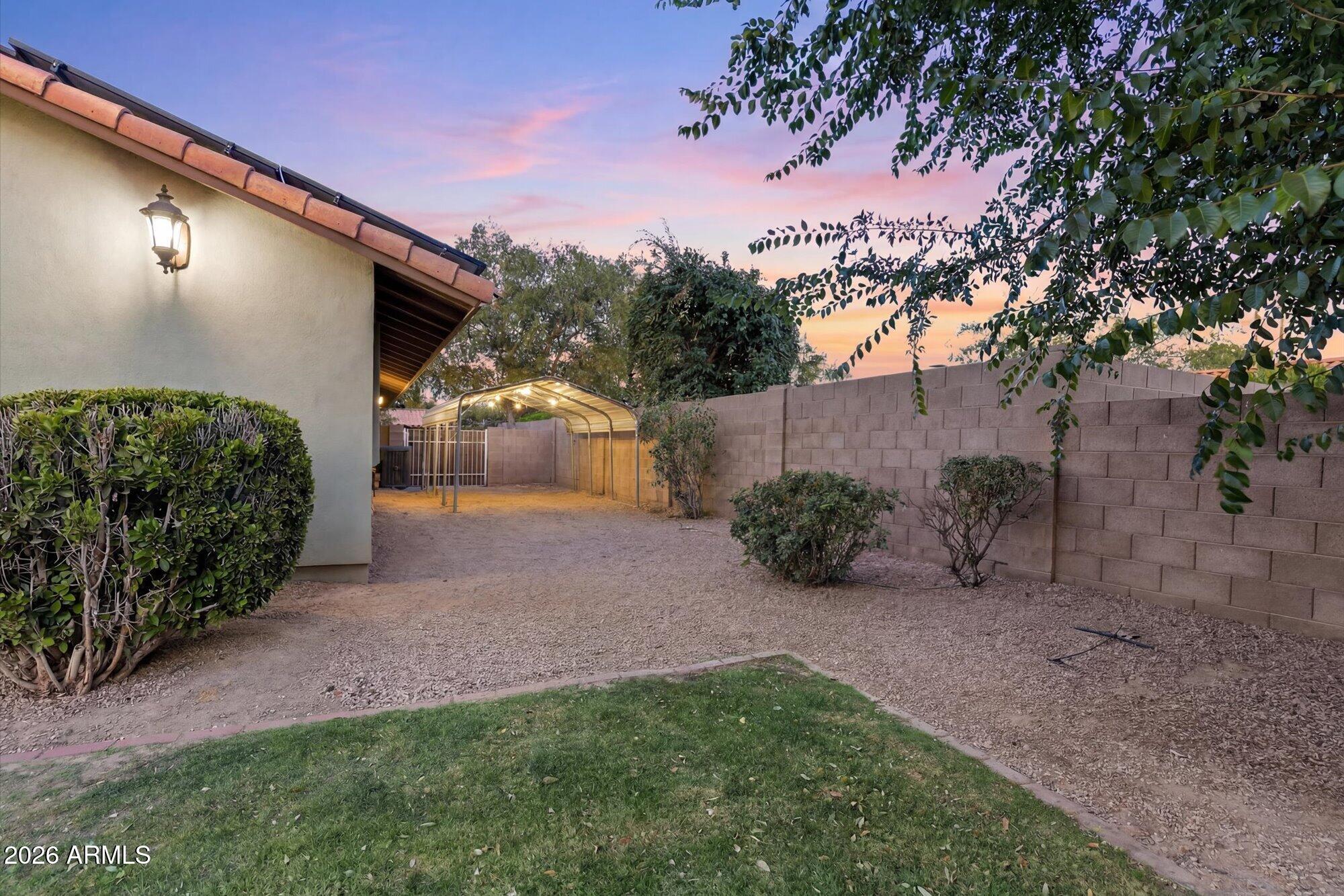 15834 N 6TH Place
