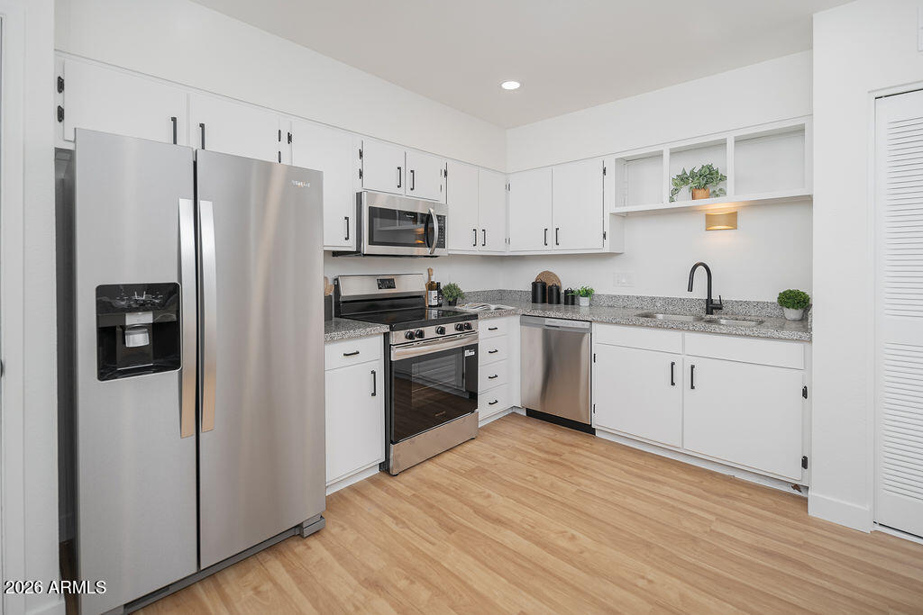 720 S DOBSON Road 85