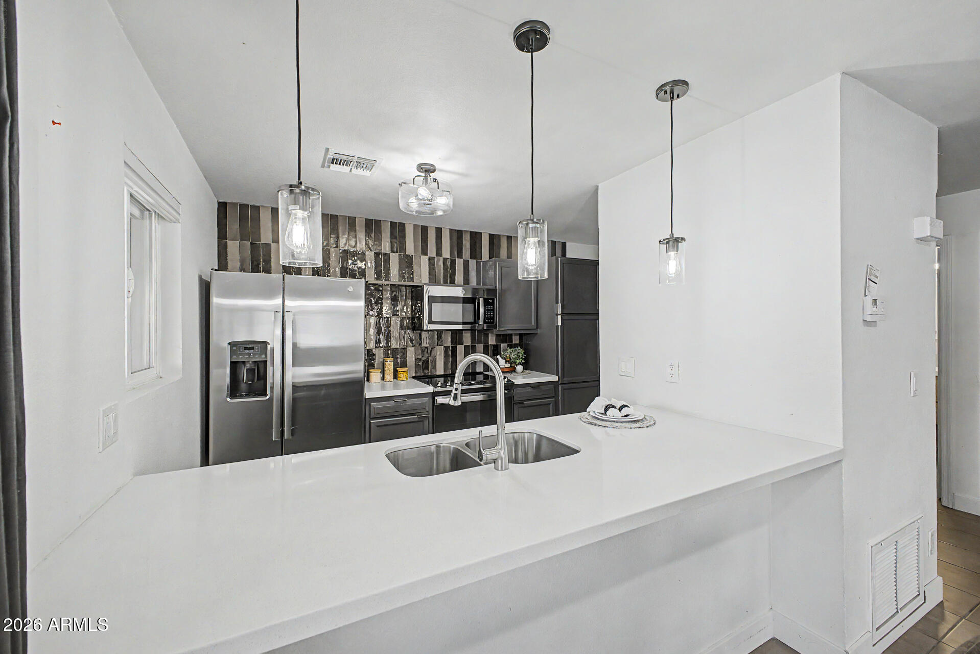 623 W GUADALUPE Road 276