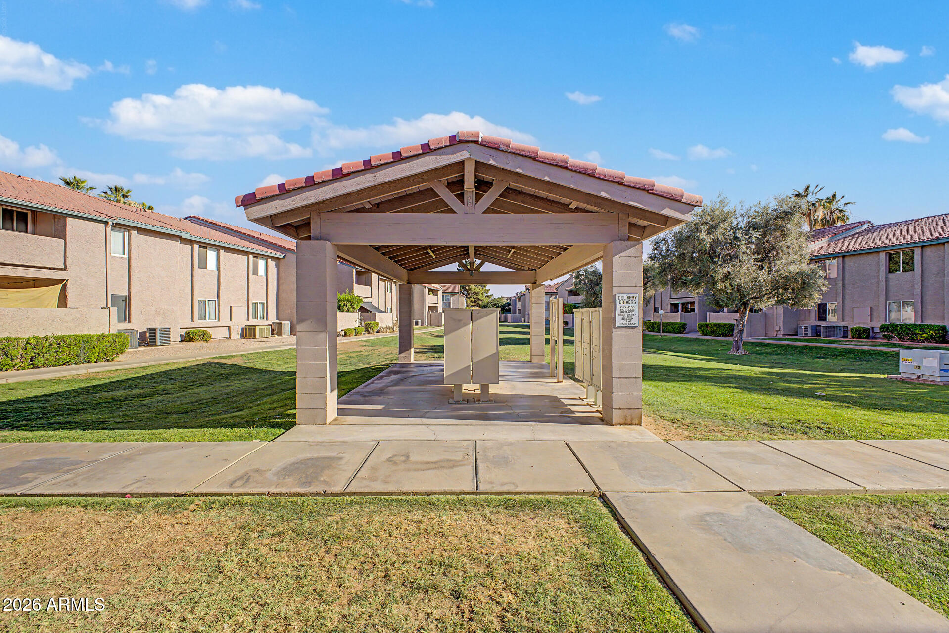 623 W GUADALUPE Road 276