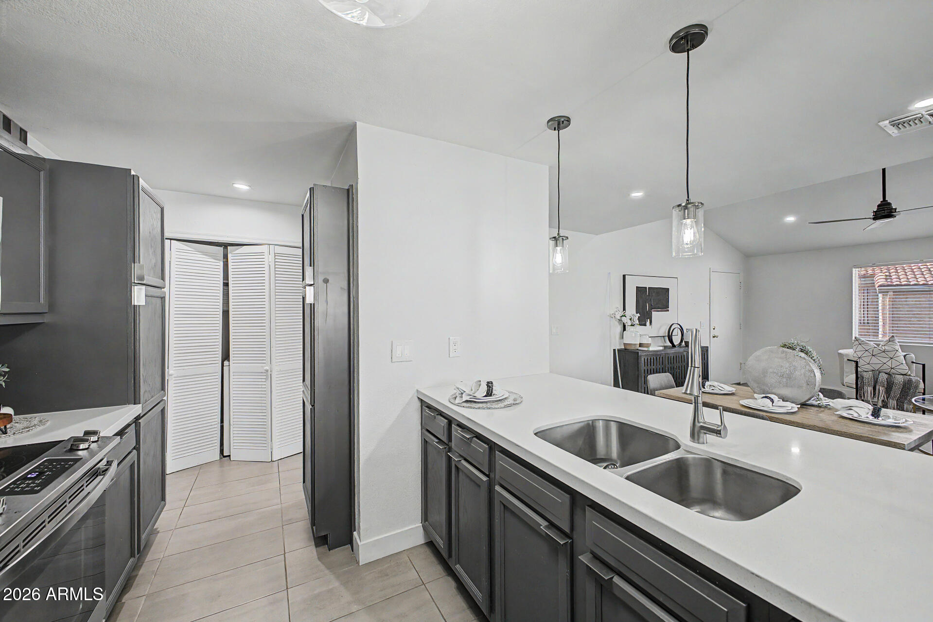 623 W GUADALUPE Road 276