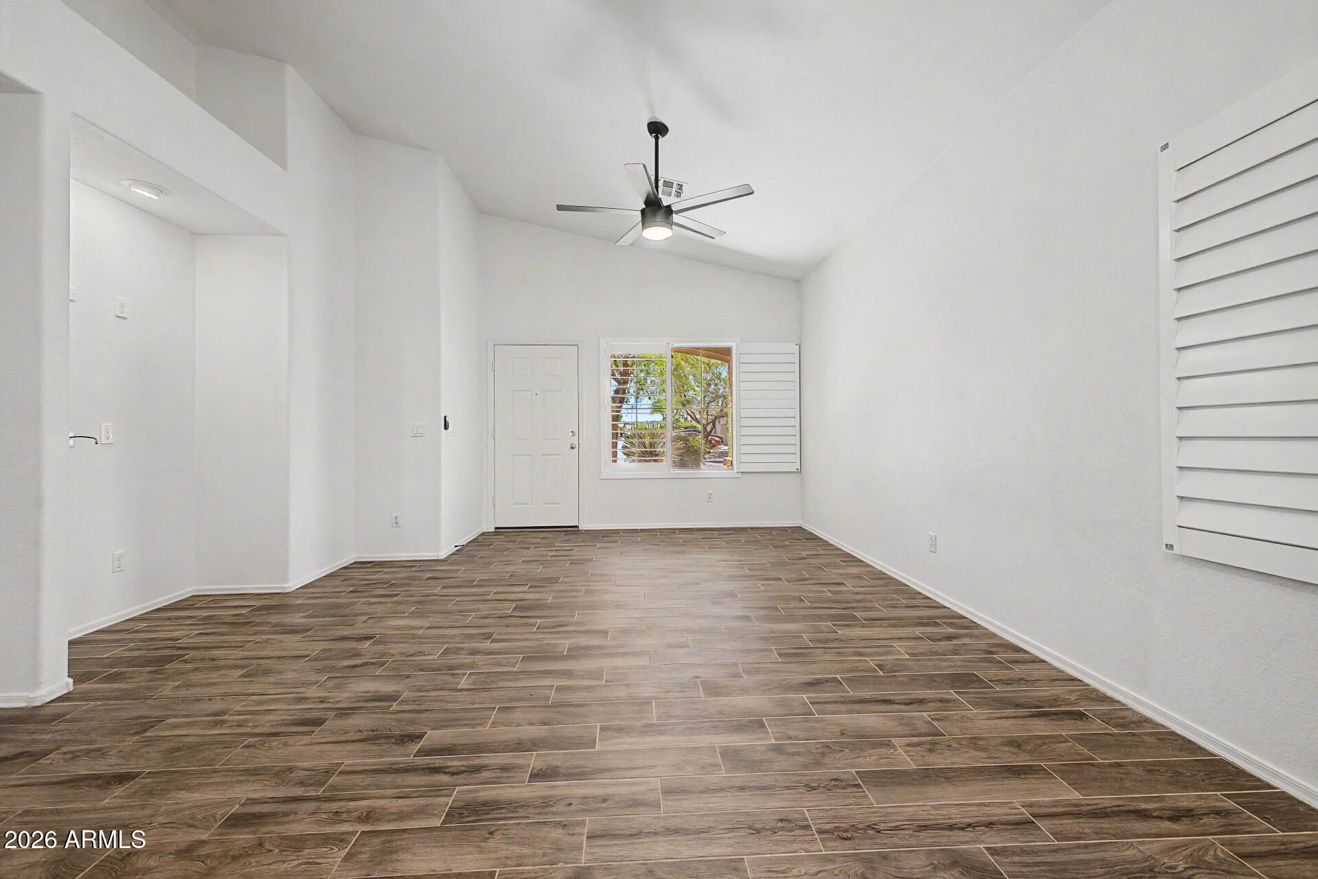 40832 N COLUMBIA Trail