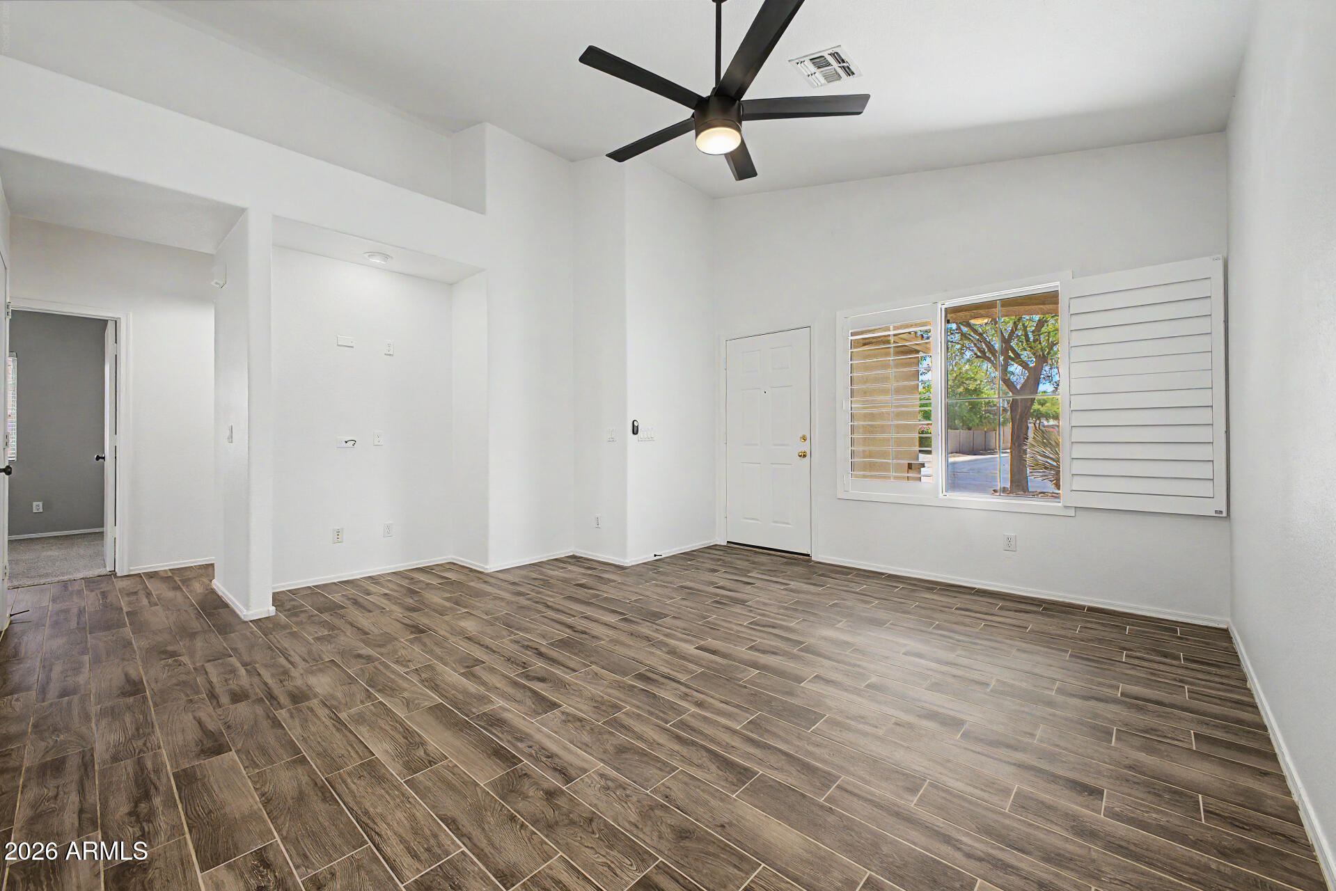 40832 N COLUMBIA Trail