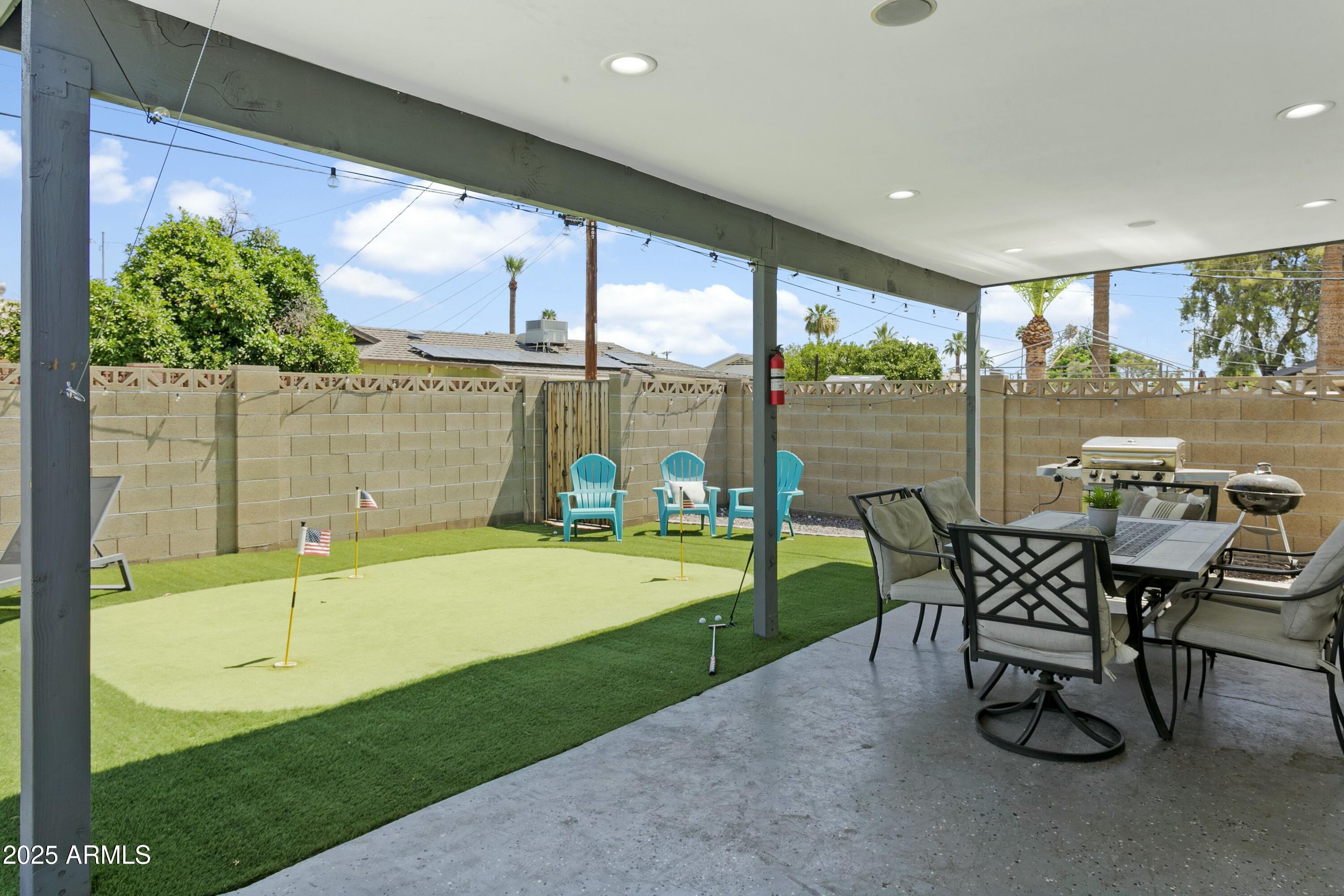 8312 E MACKENZIE Drive