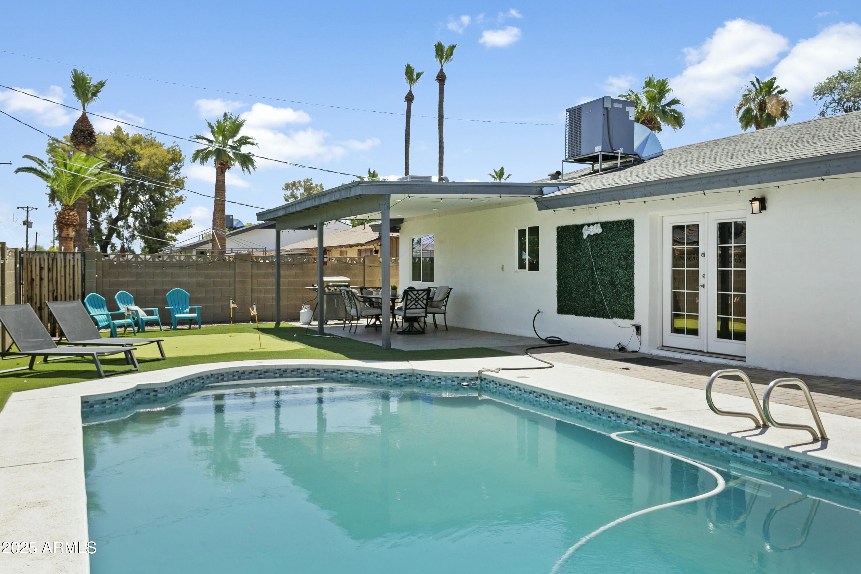 8312 E MACKENZIE Drive