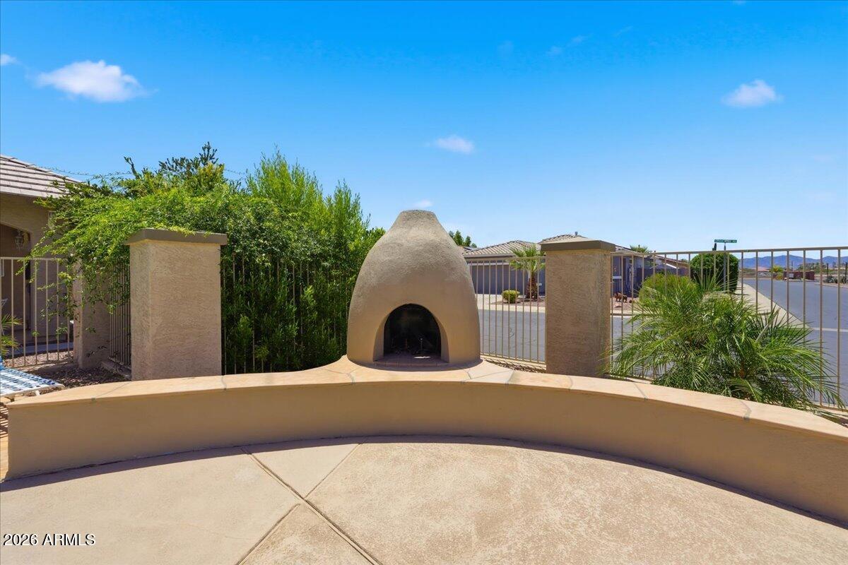 1231 N LANTANA Place