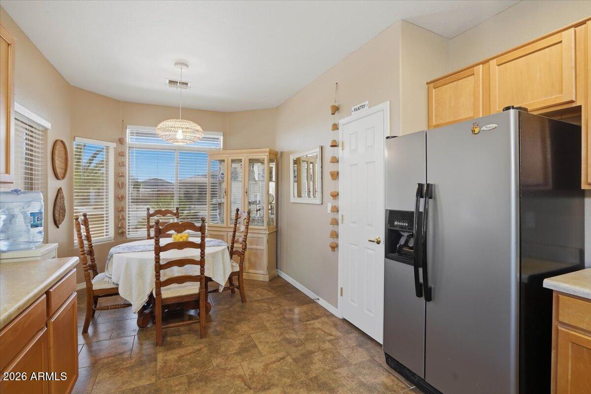 1231 N LANTANA Place