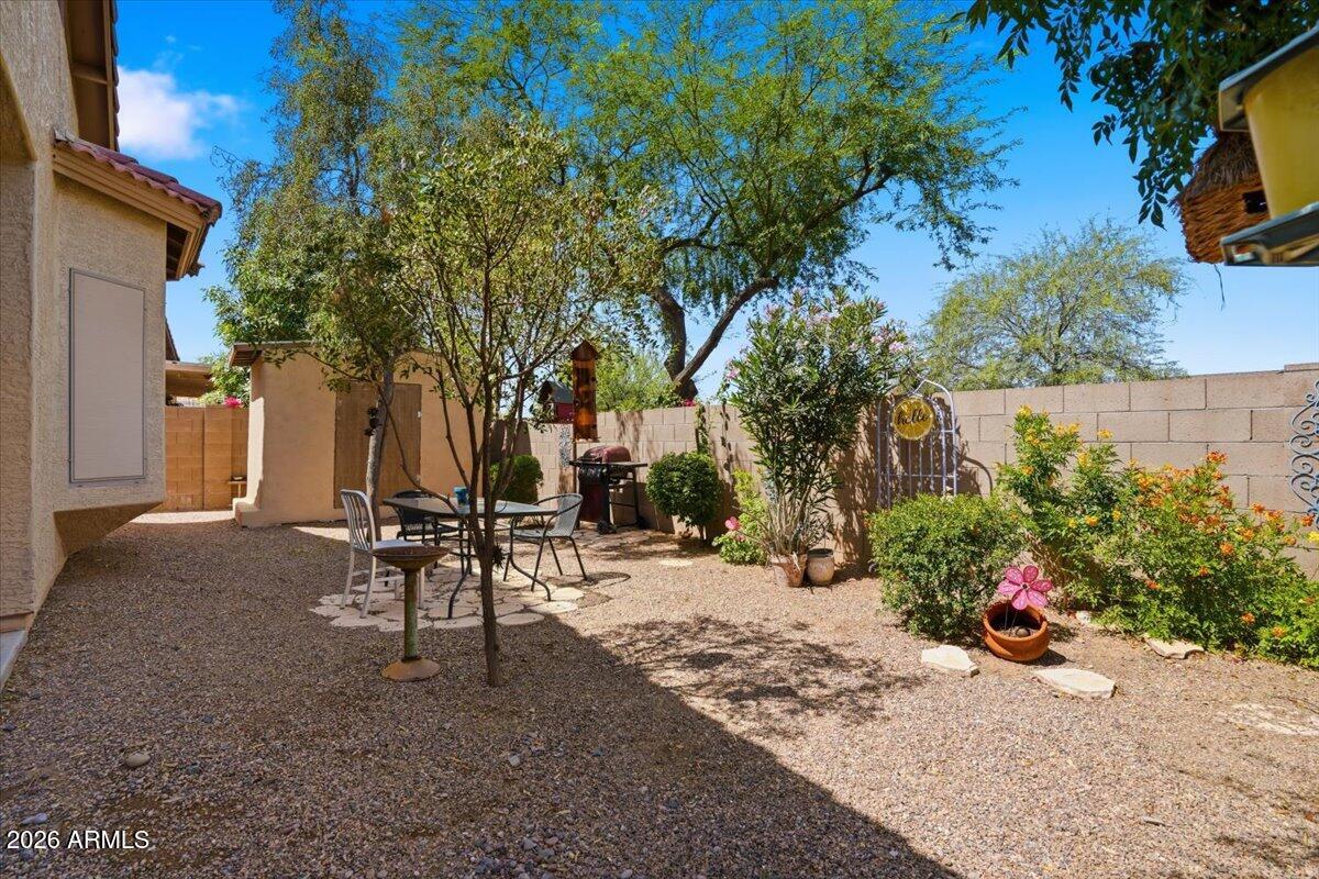 1231 N LANTANA Place