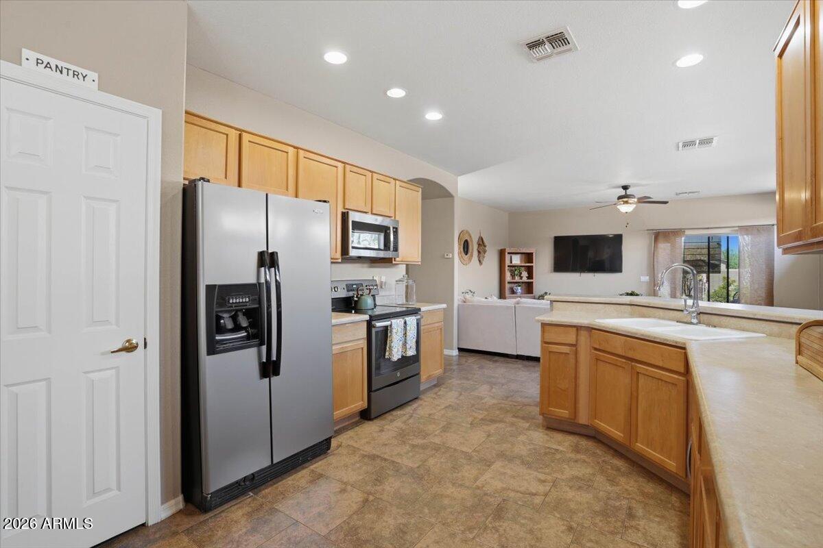 1231 N LANTANA Place