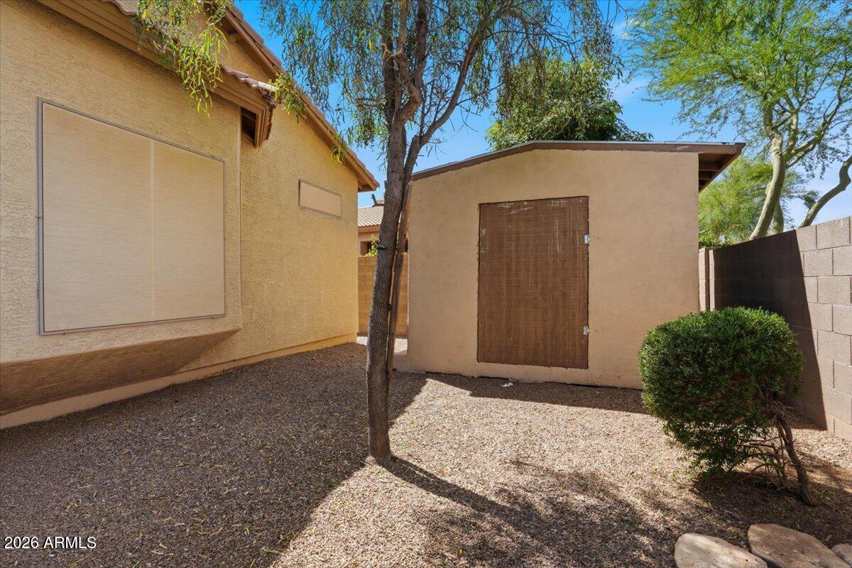 1231 N LANTANA Place