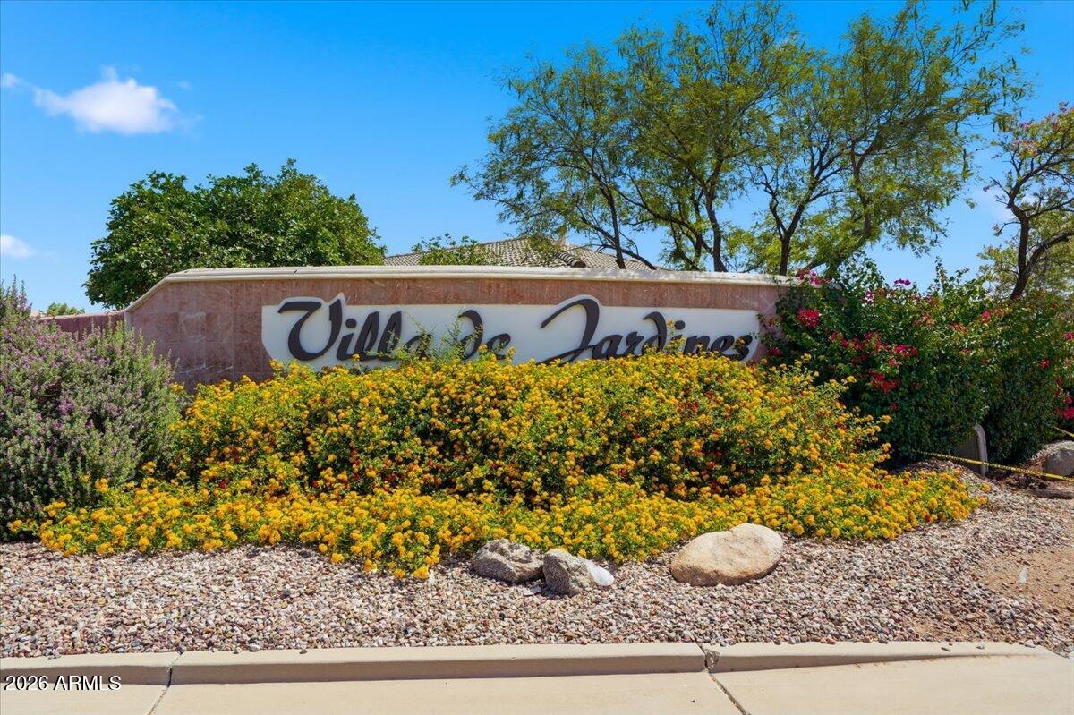1231 N LANTANA Place