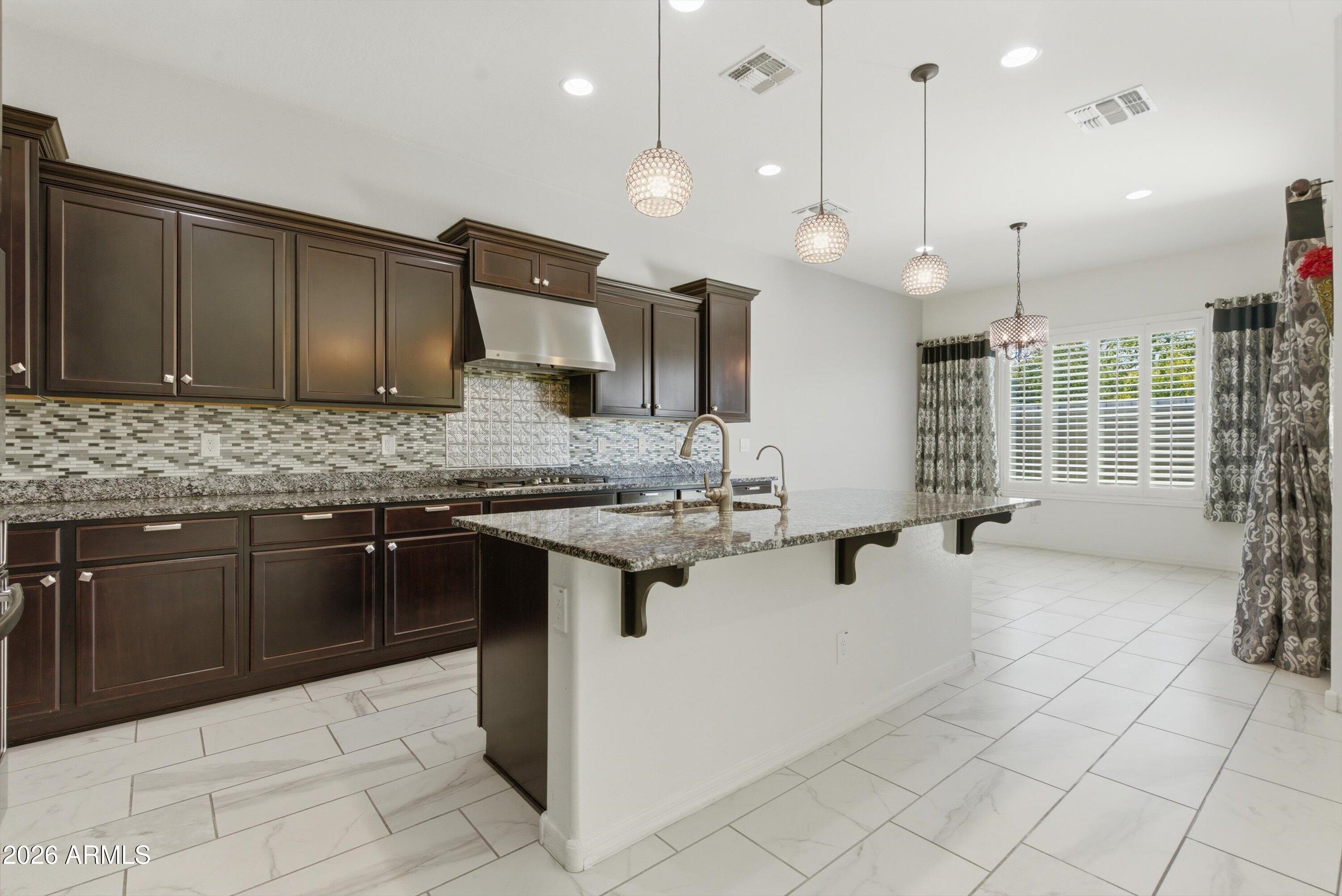 1083 E HOLLAND PARK Drive
