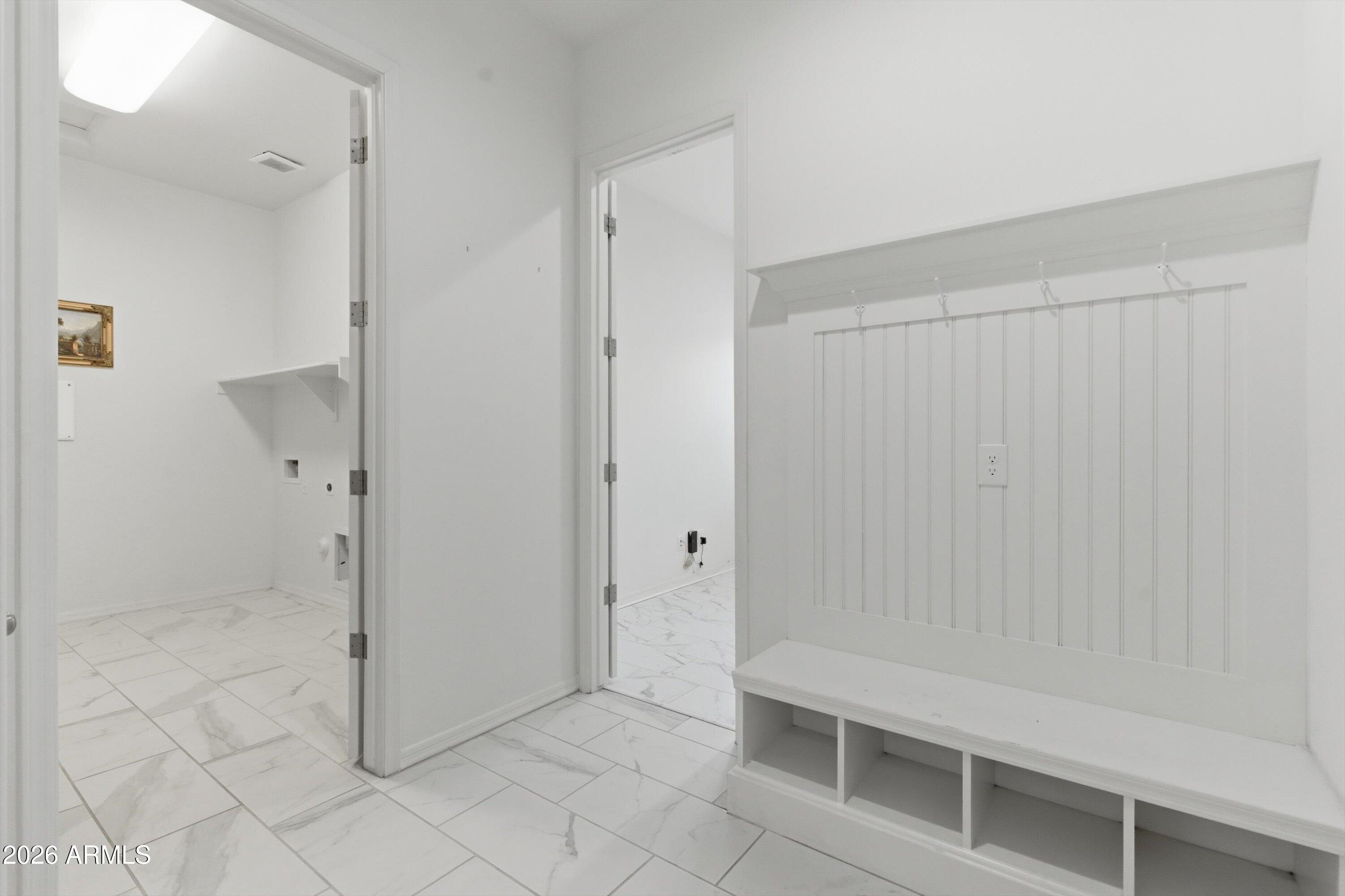 1083 E HOLLAND PARK Drive