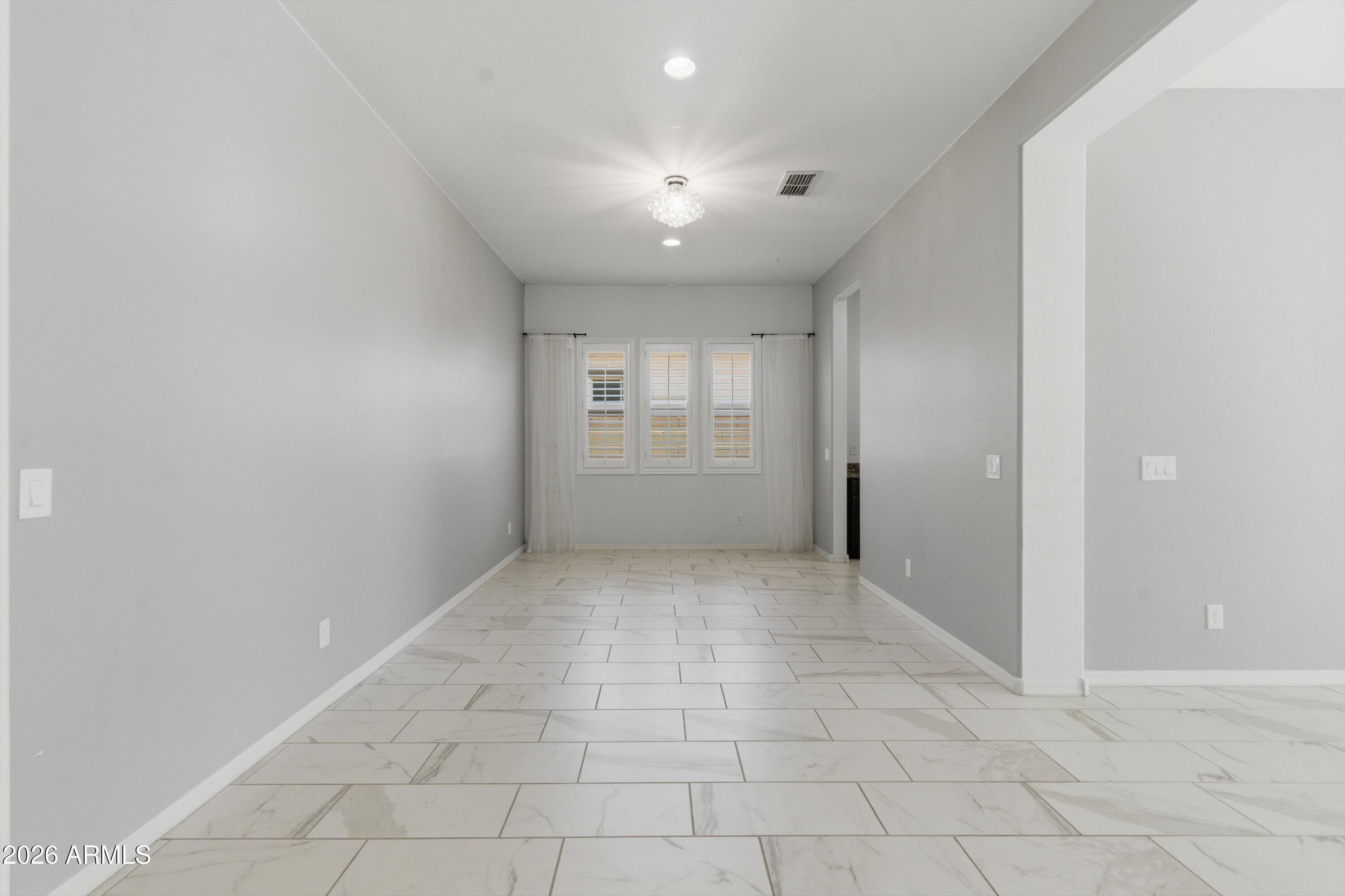 1083 E HOLLAND PARK Drive