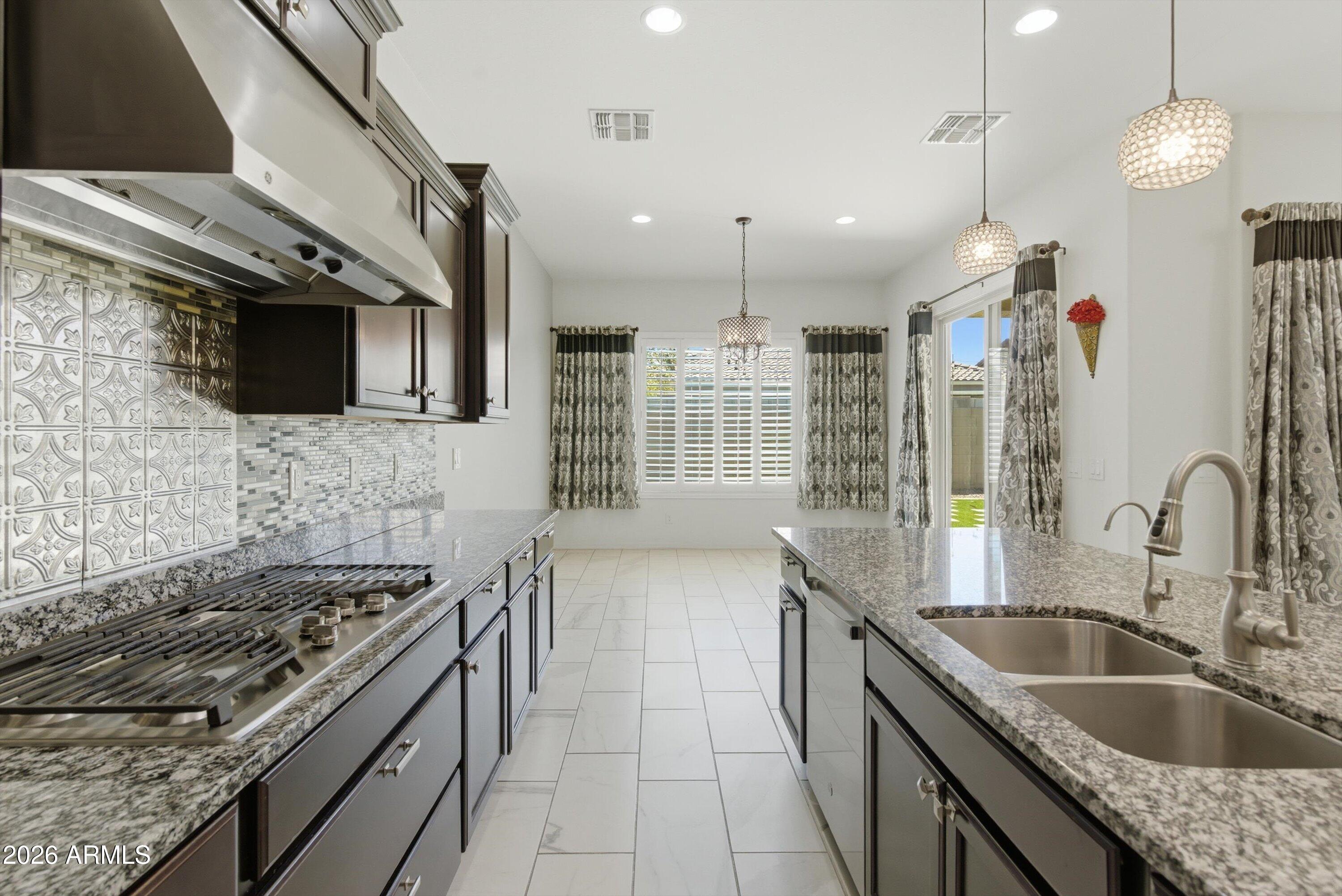 1083 E HOLLAND PARK Drive