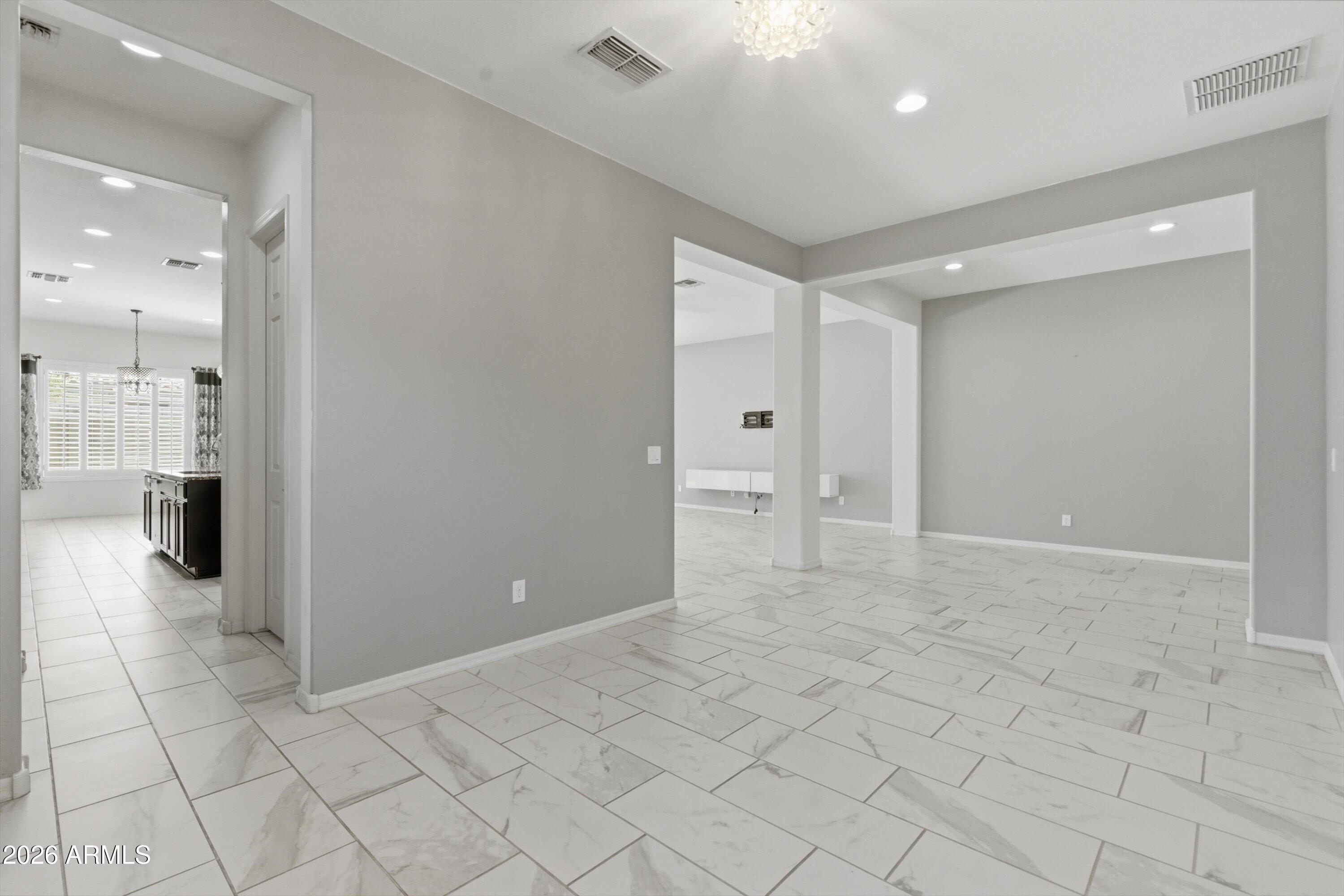 1083 E HOLLAND PARK Drive