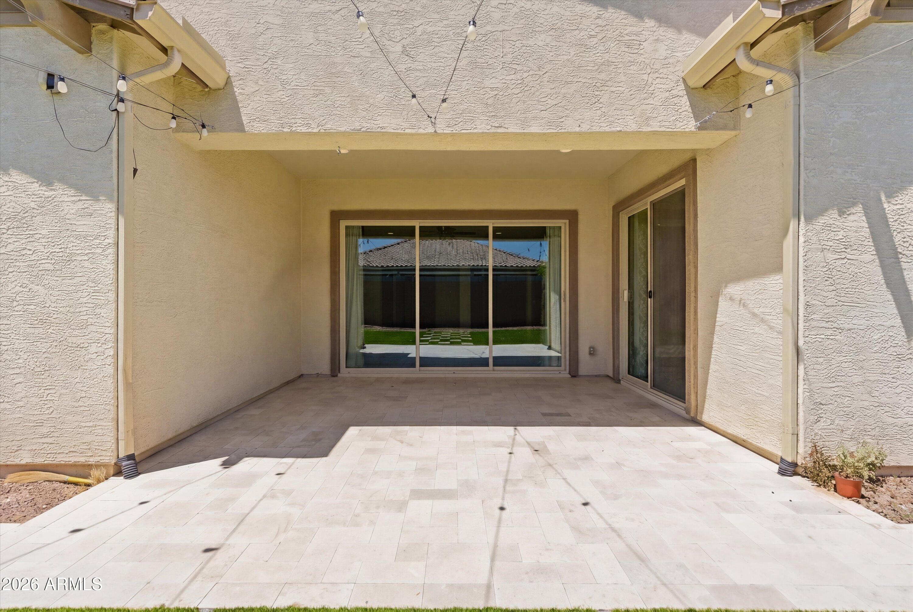 1083 E HOLLAND PARK Drive