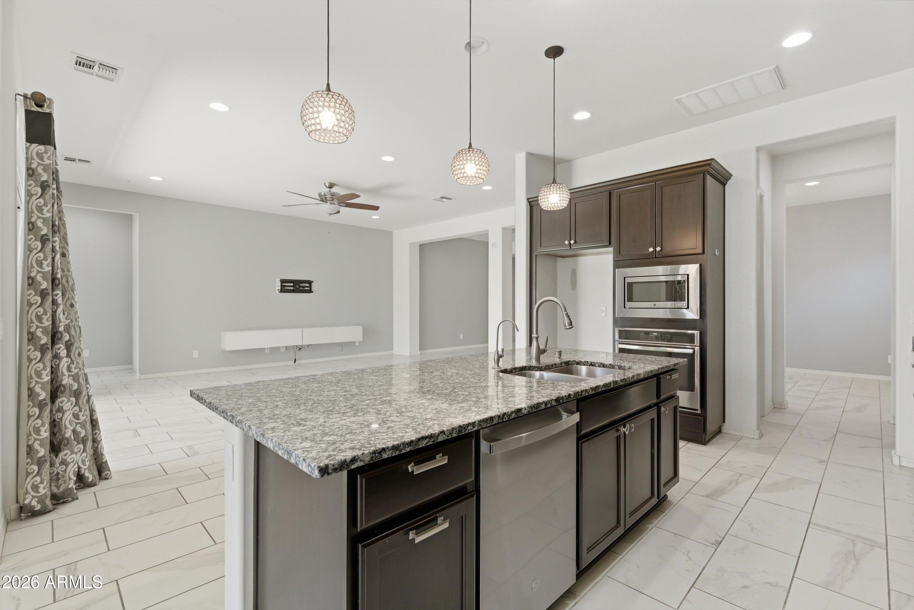1083 E HOLLAND PARK Drive