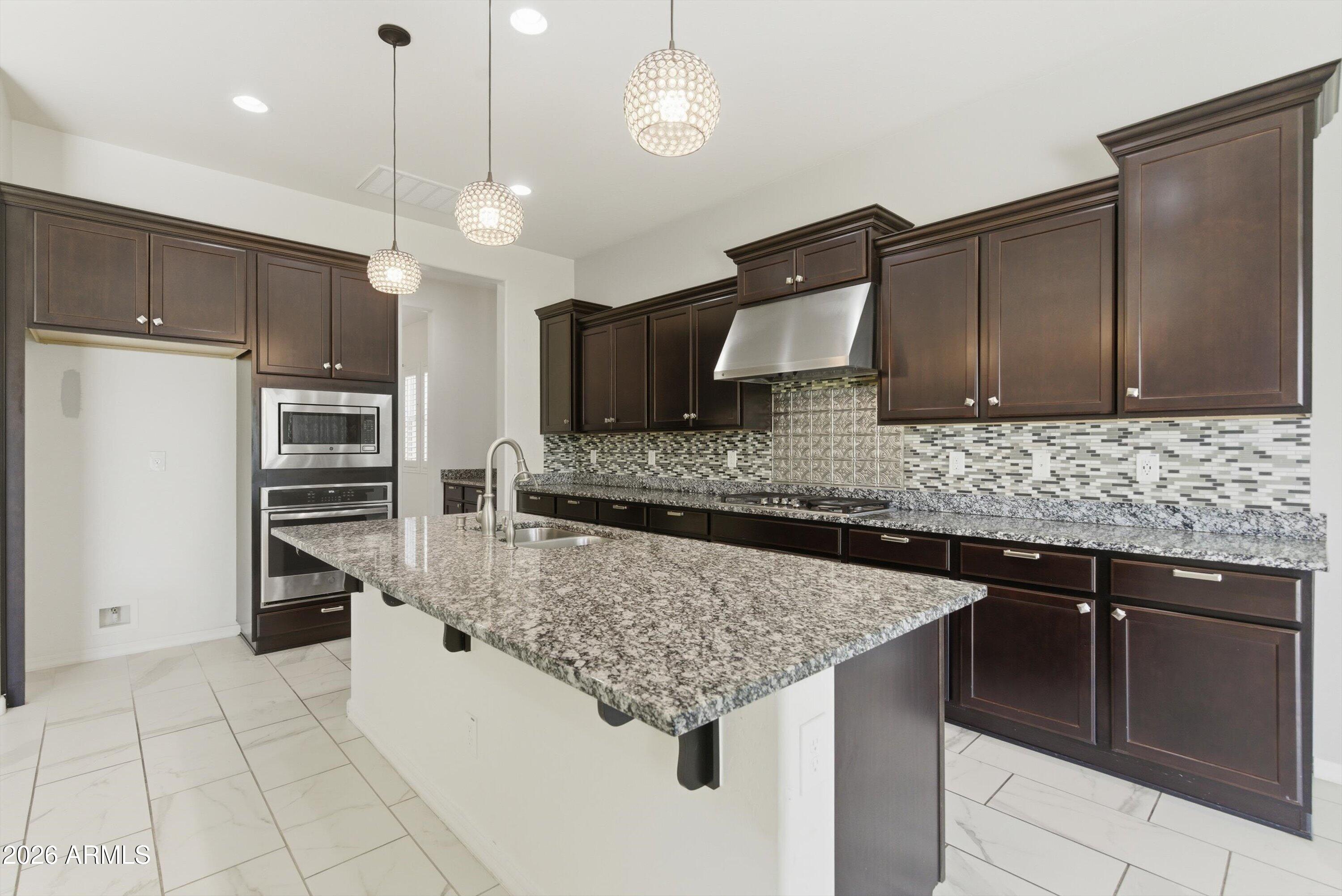 1083 E HOLLAND PARK Drive