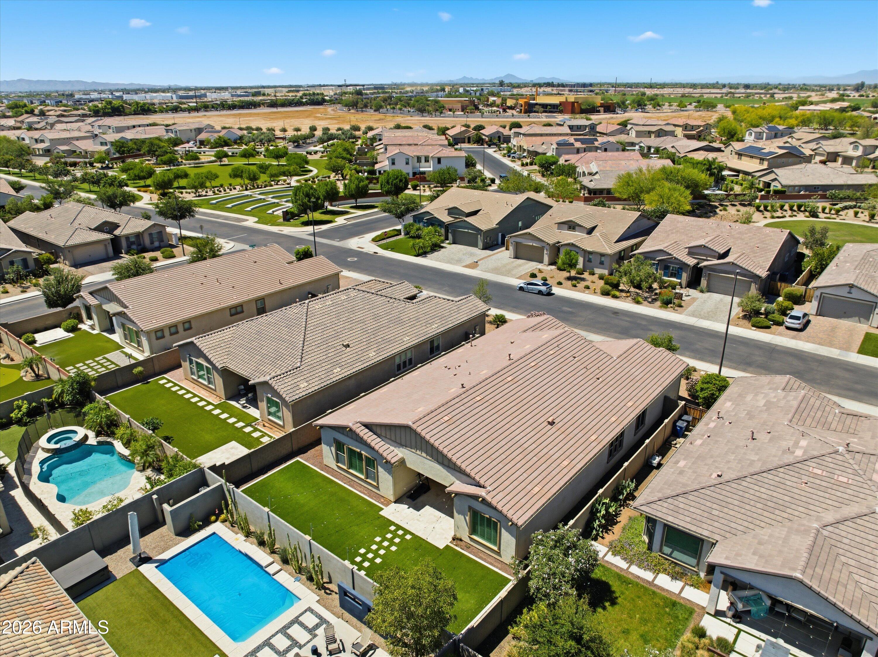 1083 E HOLLAND PARK Drive