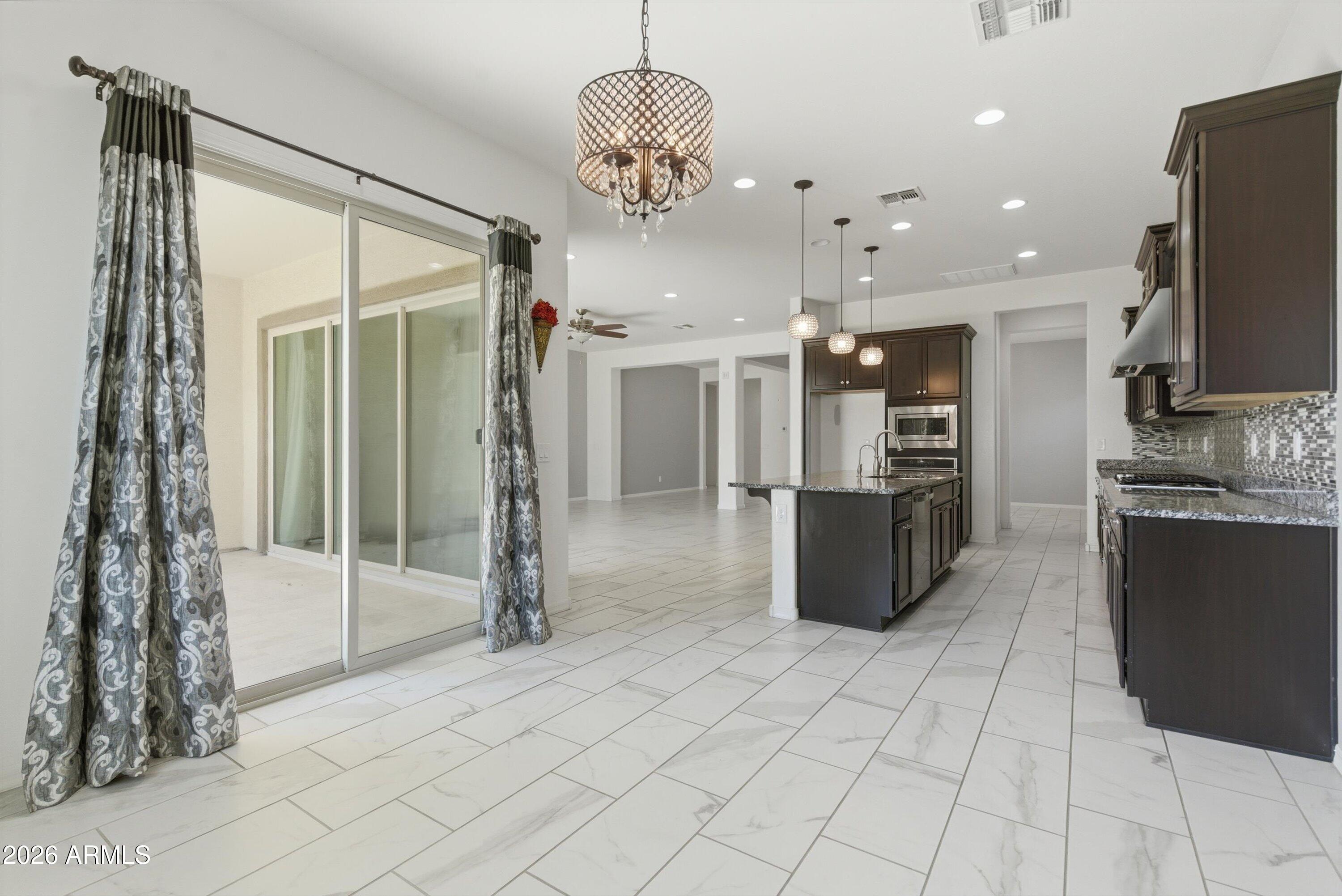 1083 E HOLLAND PARK Drive