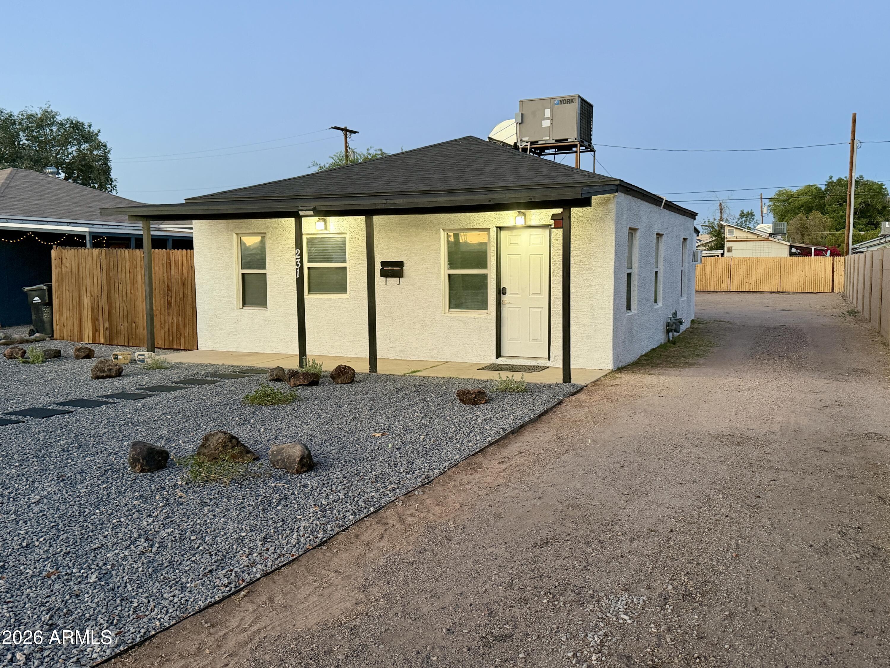 231 N Morris