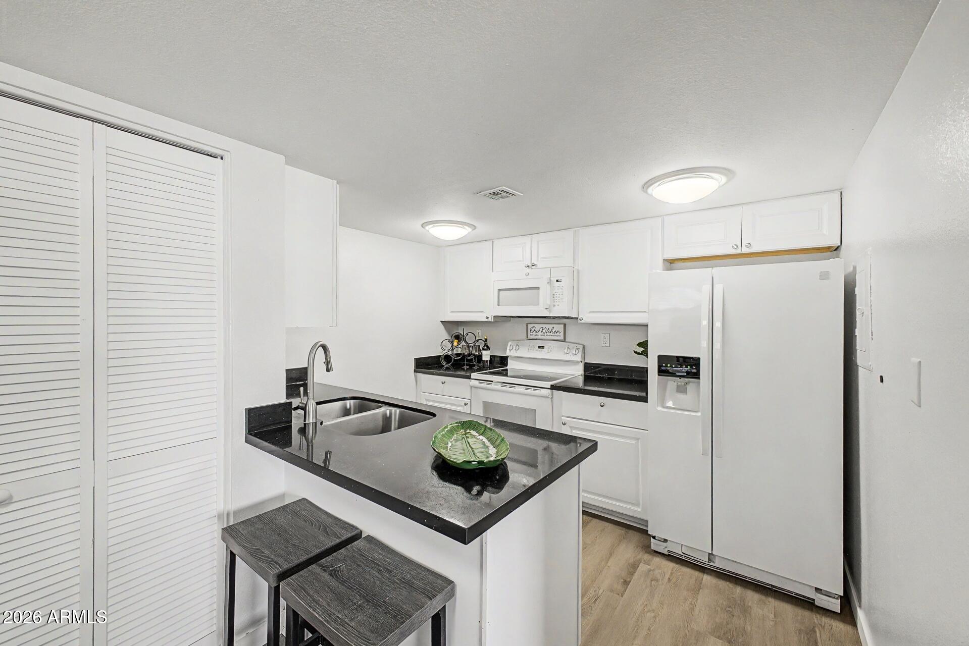 1730 W EMELITA Avenue 2103