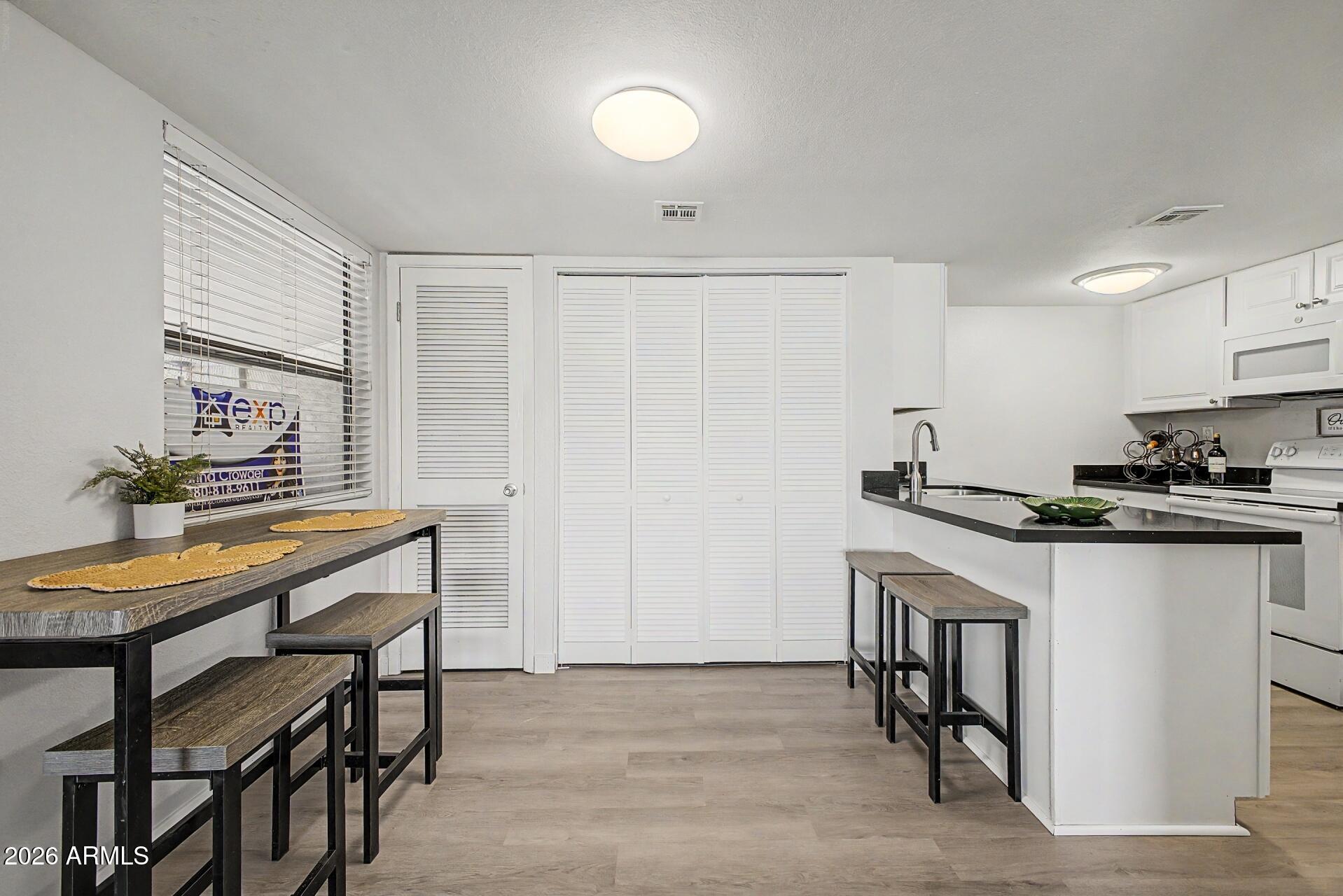1730 W EMELITA Avenue 2103