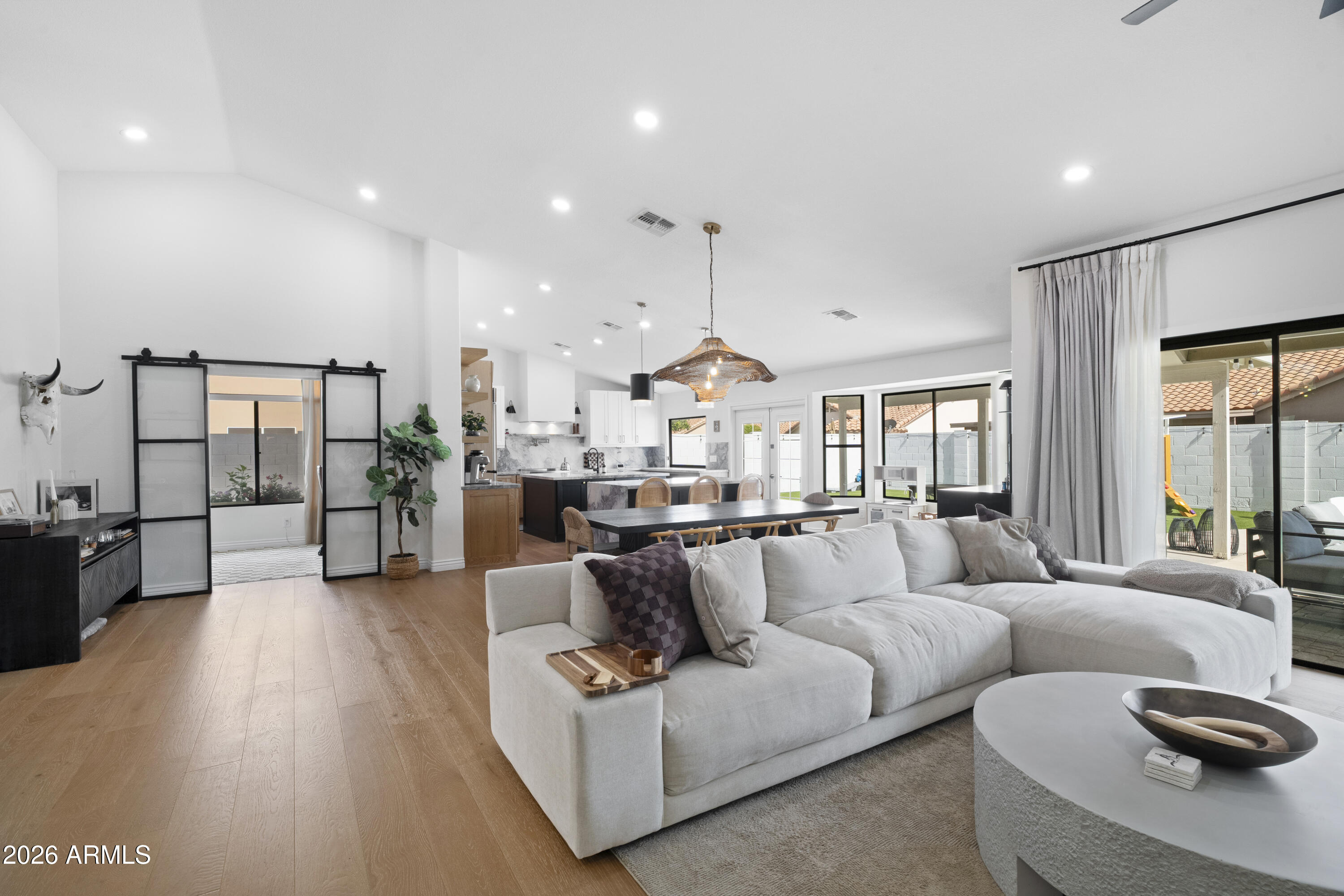 3261 W JASPER Drive