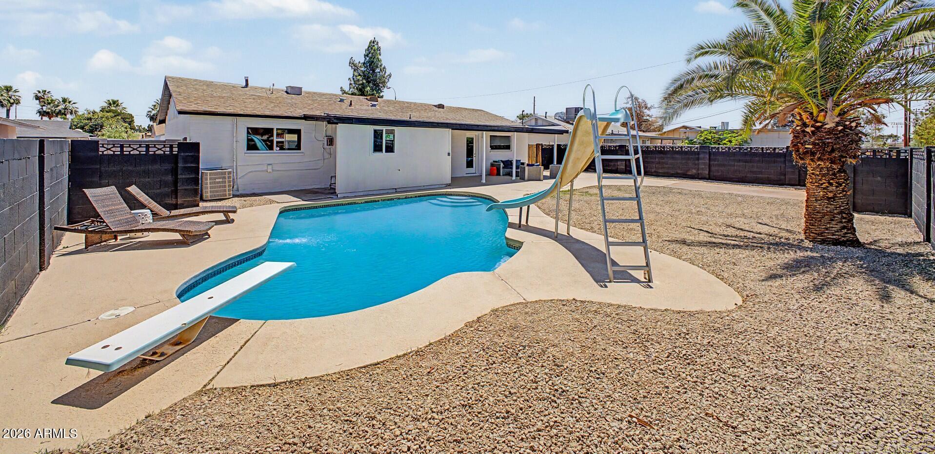 3626 W ELM Street