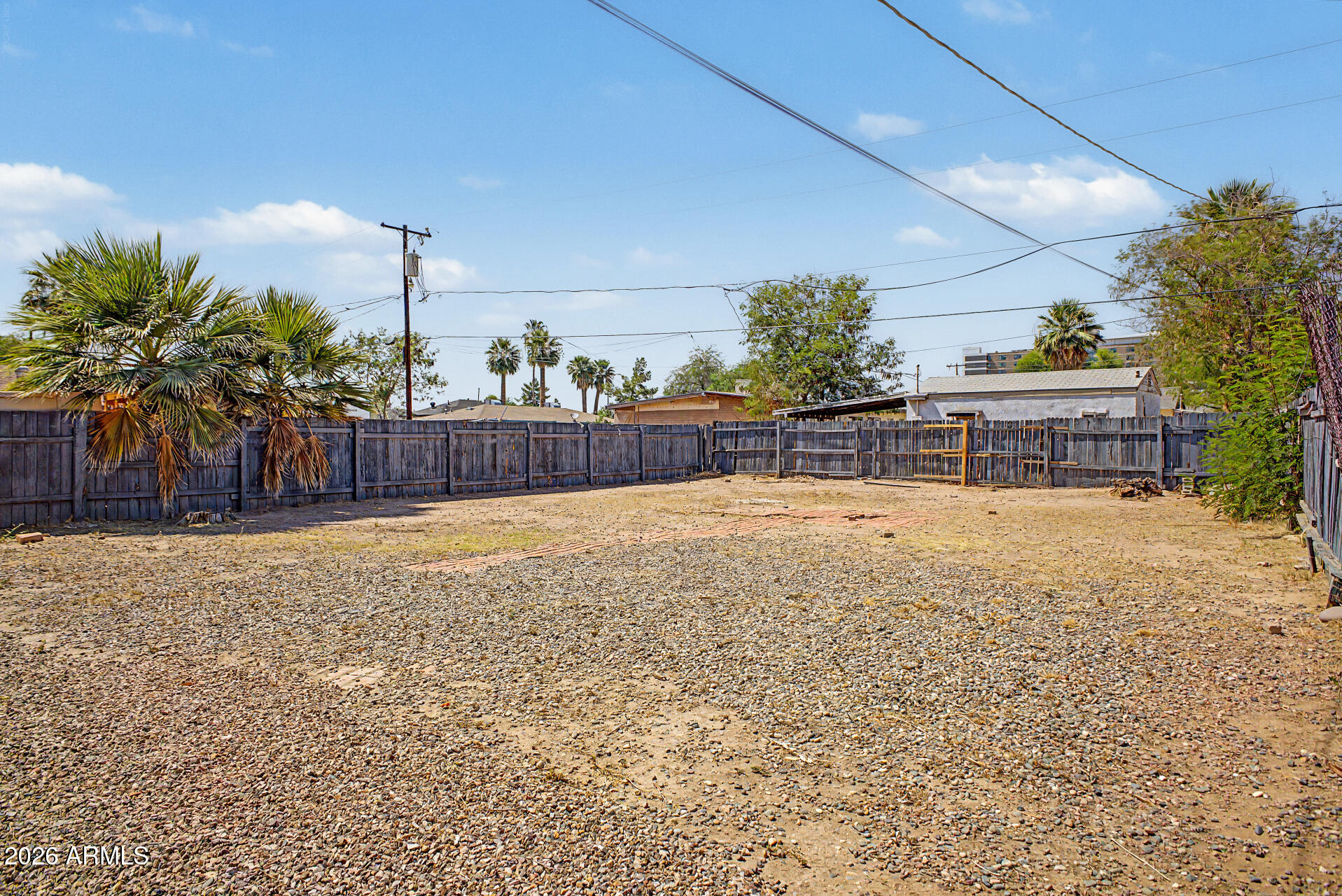 1904 E HARVARD Street