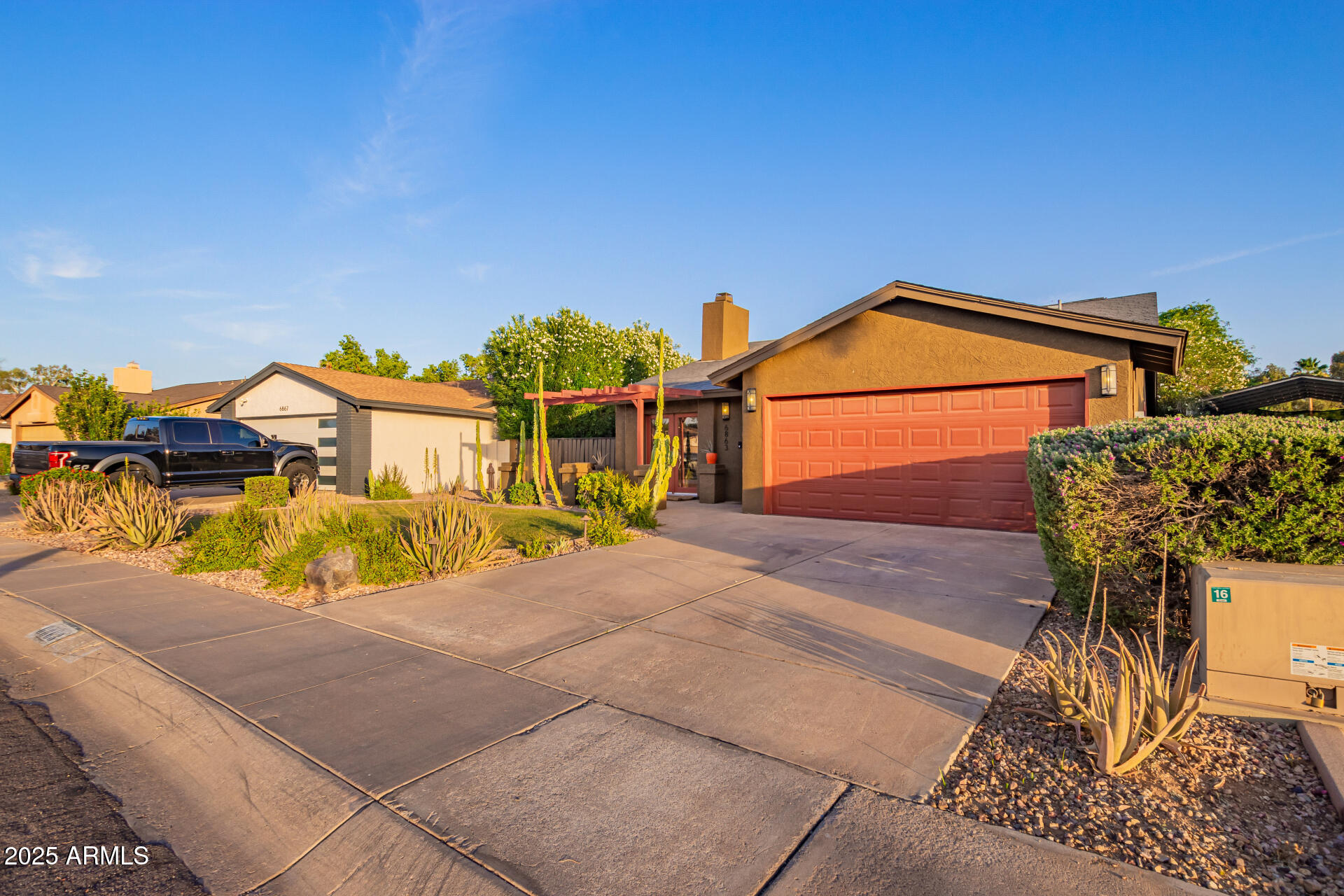 6863 E Phelps Road