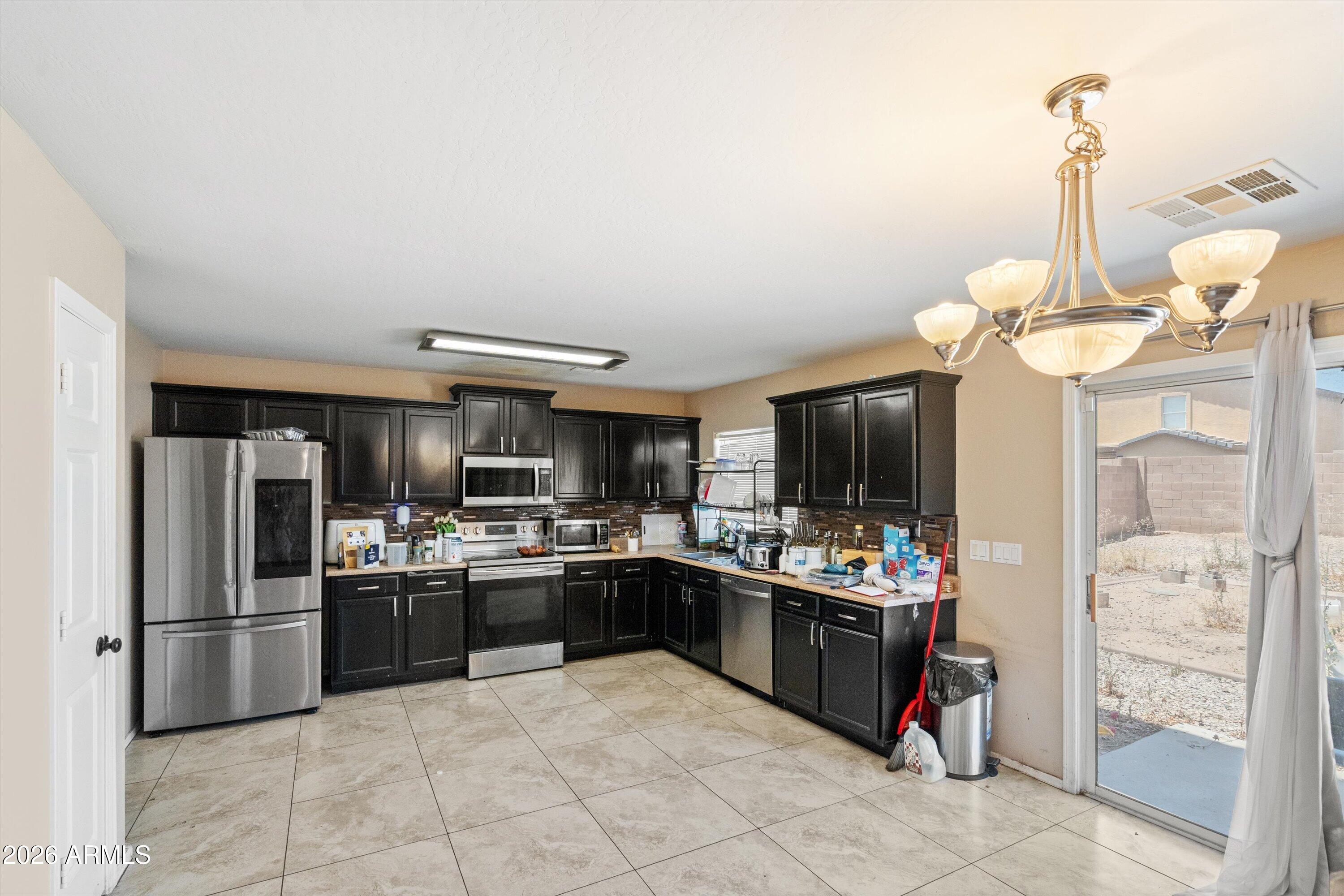 25212 W CRANSTON Lane