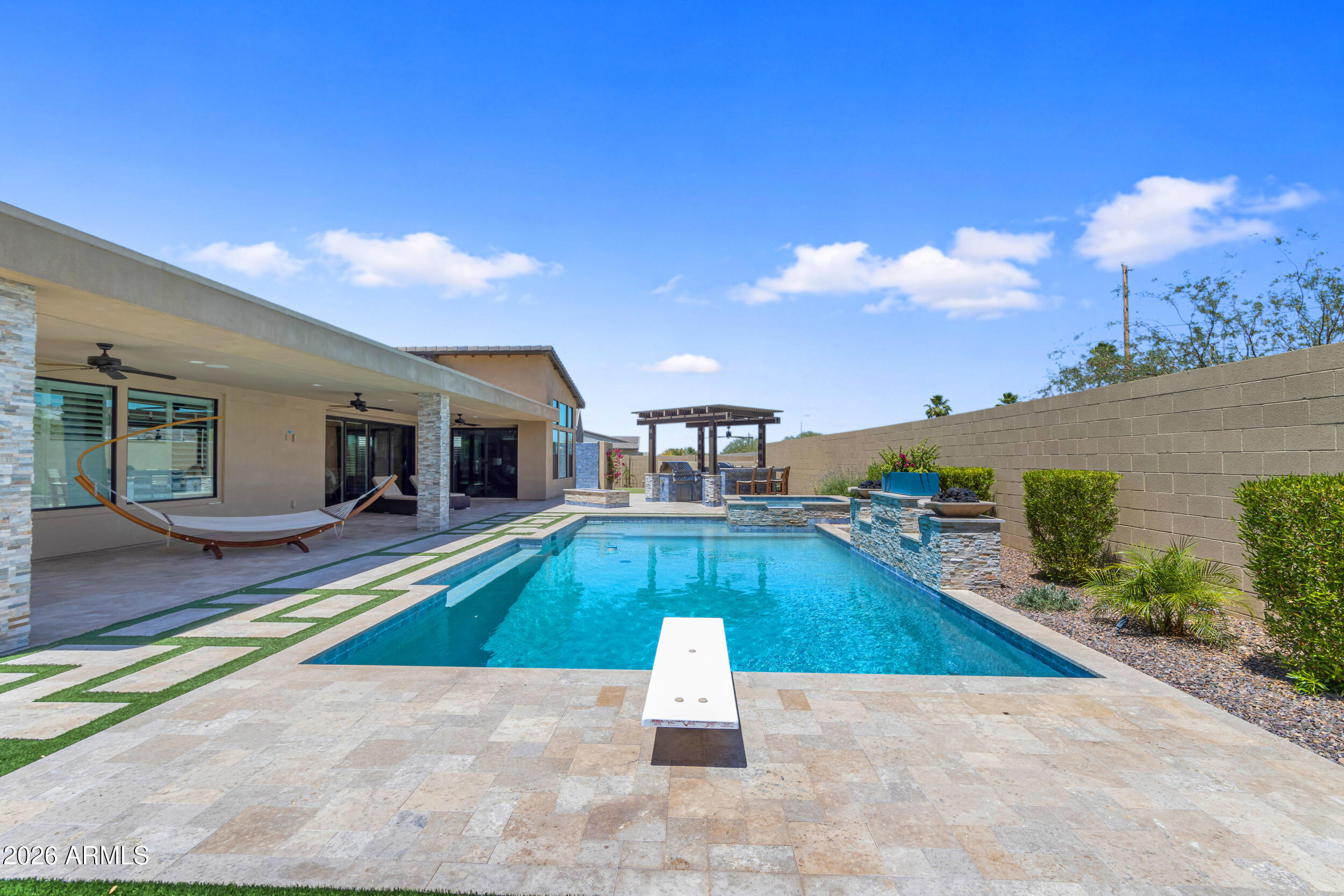 9519 S 13TH Way