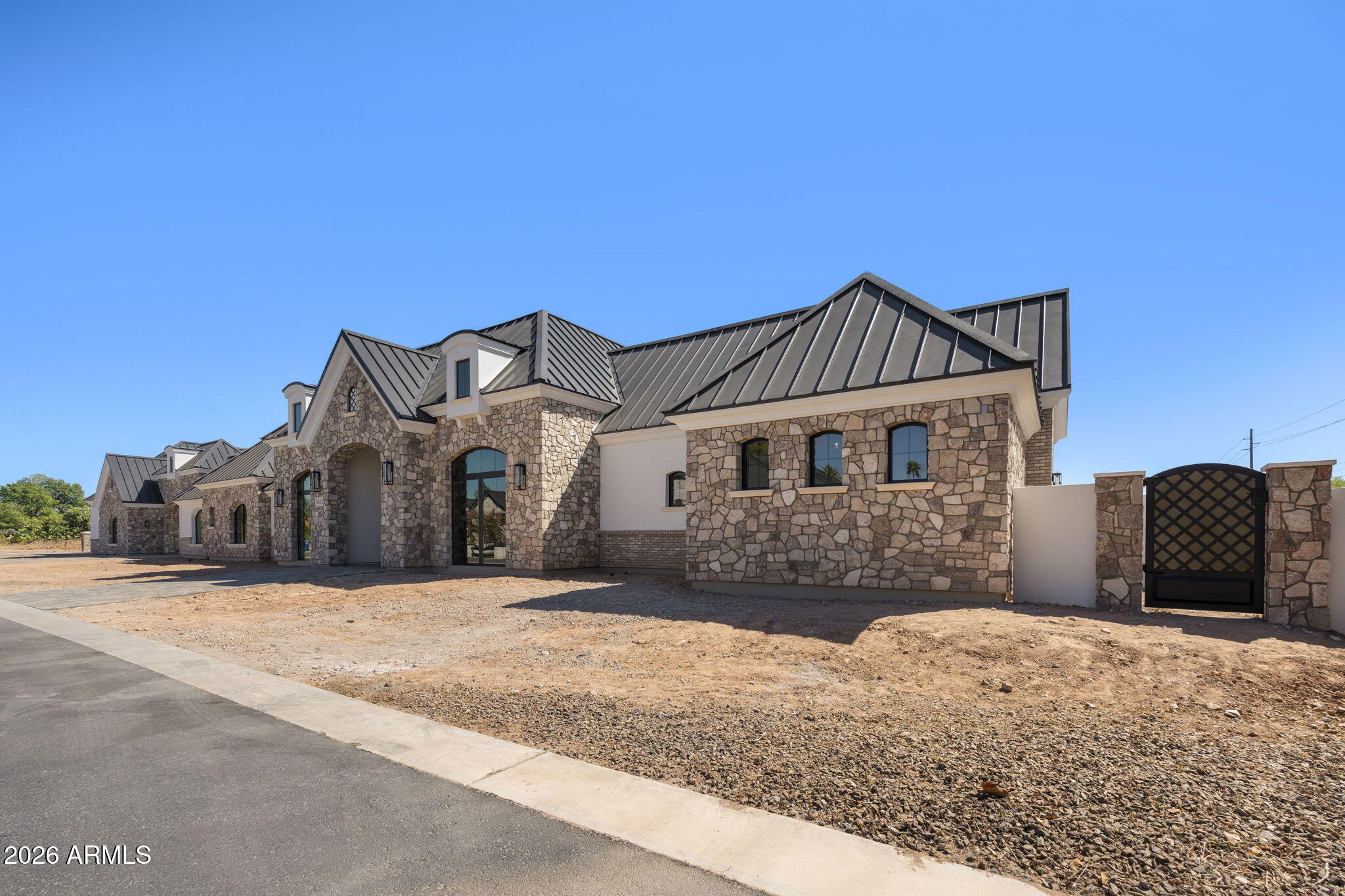 3623 E Mallory Circle