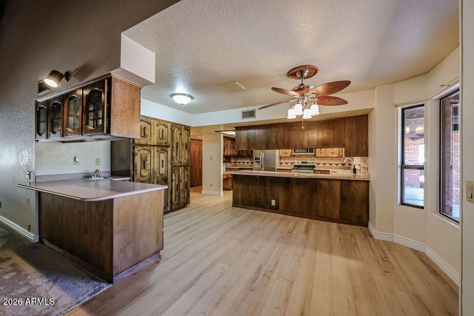 1322 W ASTER Drive