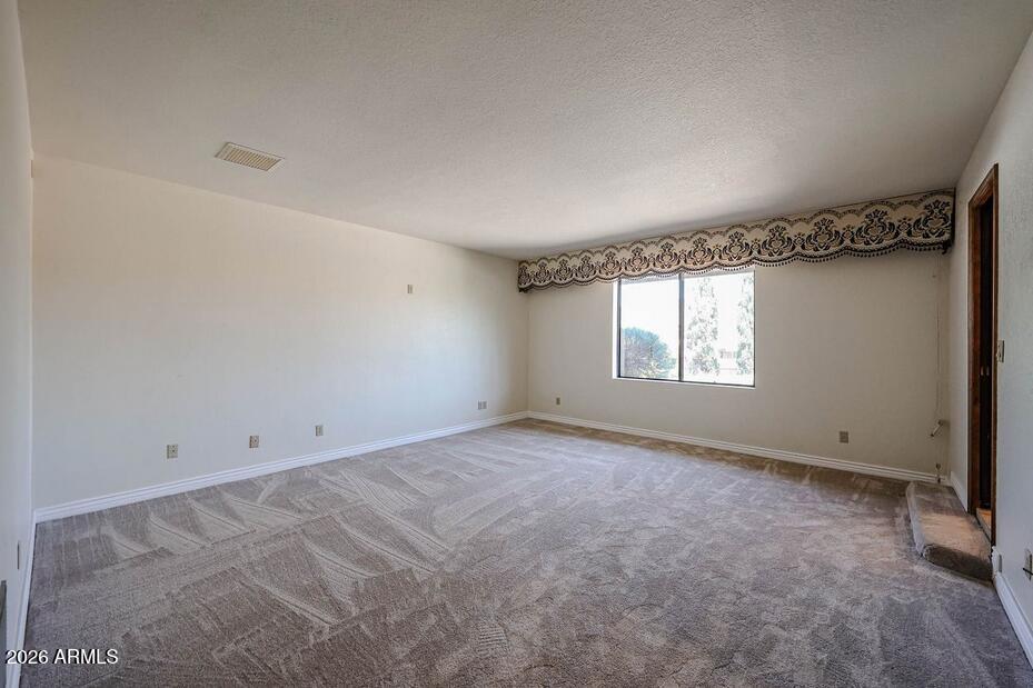 1322 W ASTER Drive