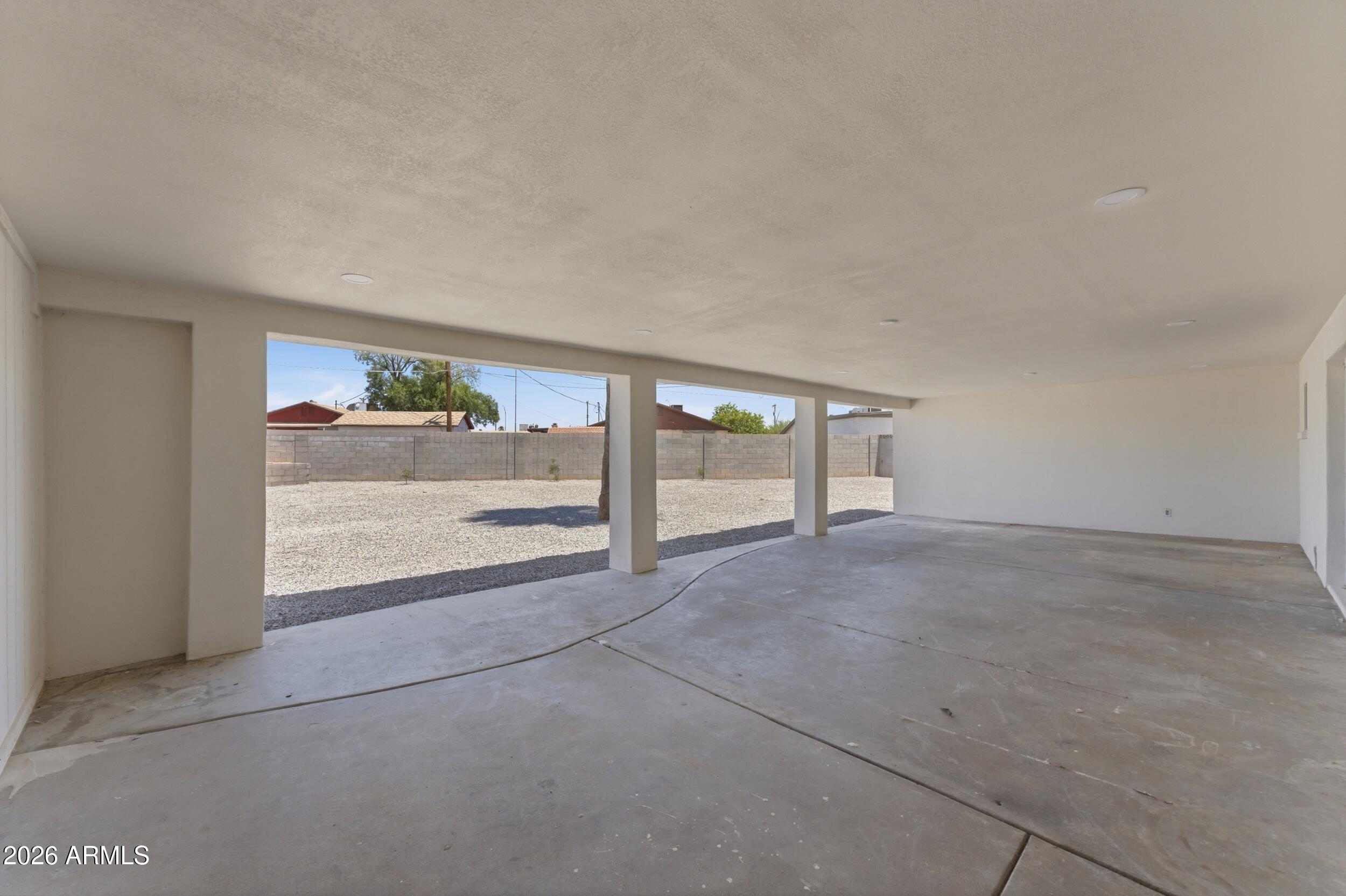 314 E GLADE Avenue