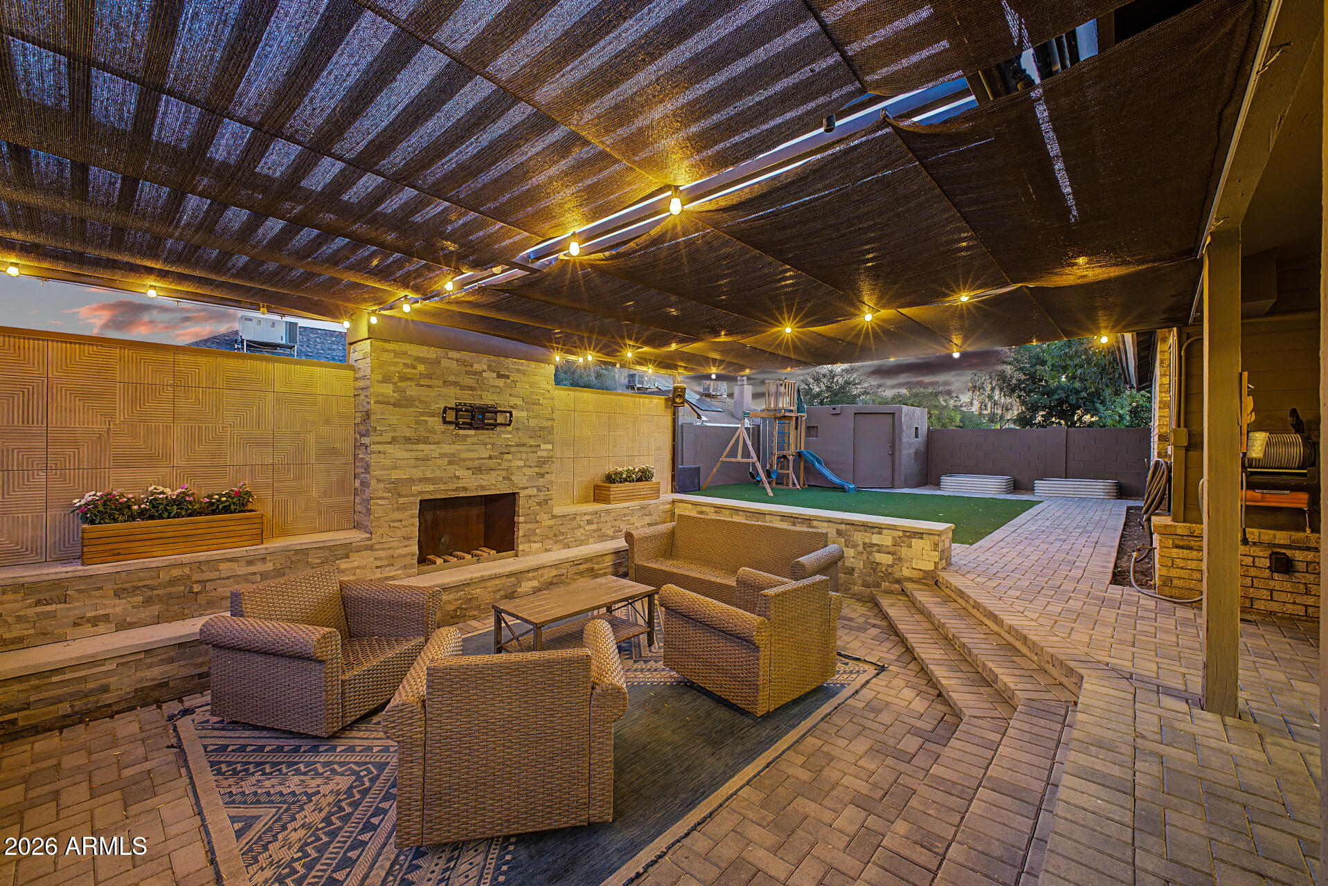 4101 W CALLE LEJOS