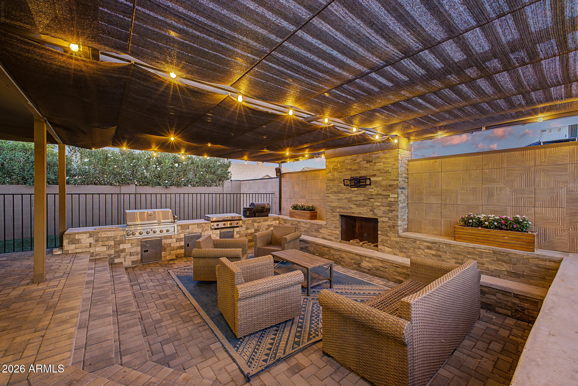 4101 W CALLE LEJOS