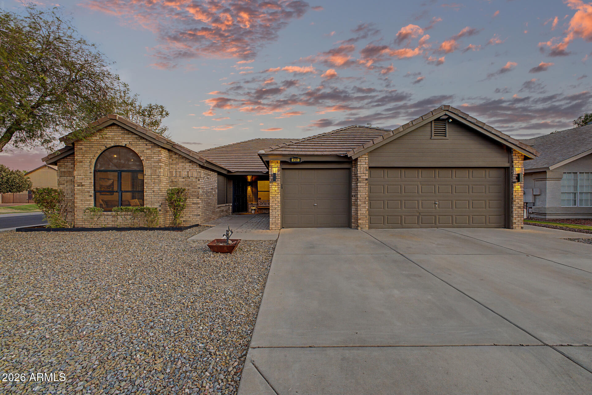 4101 W CALLE LEJOS