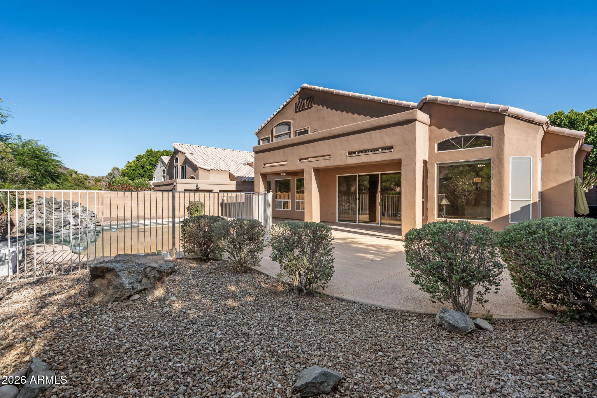 908 E MOUNTAIN SAGE Drive