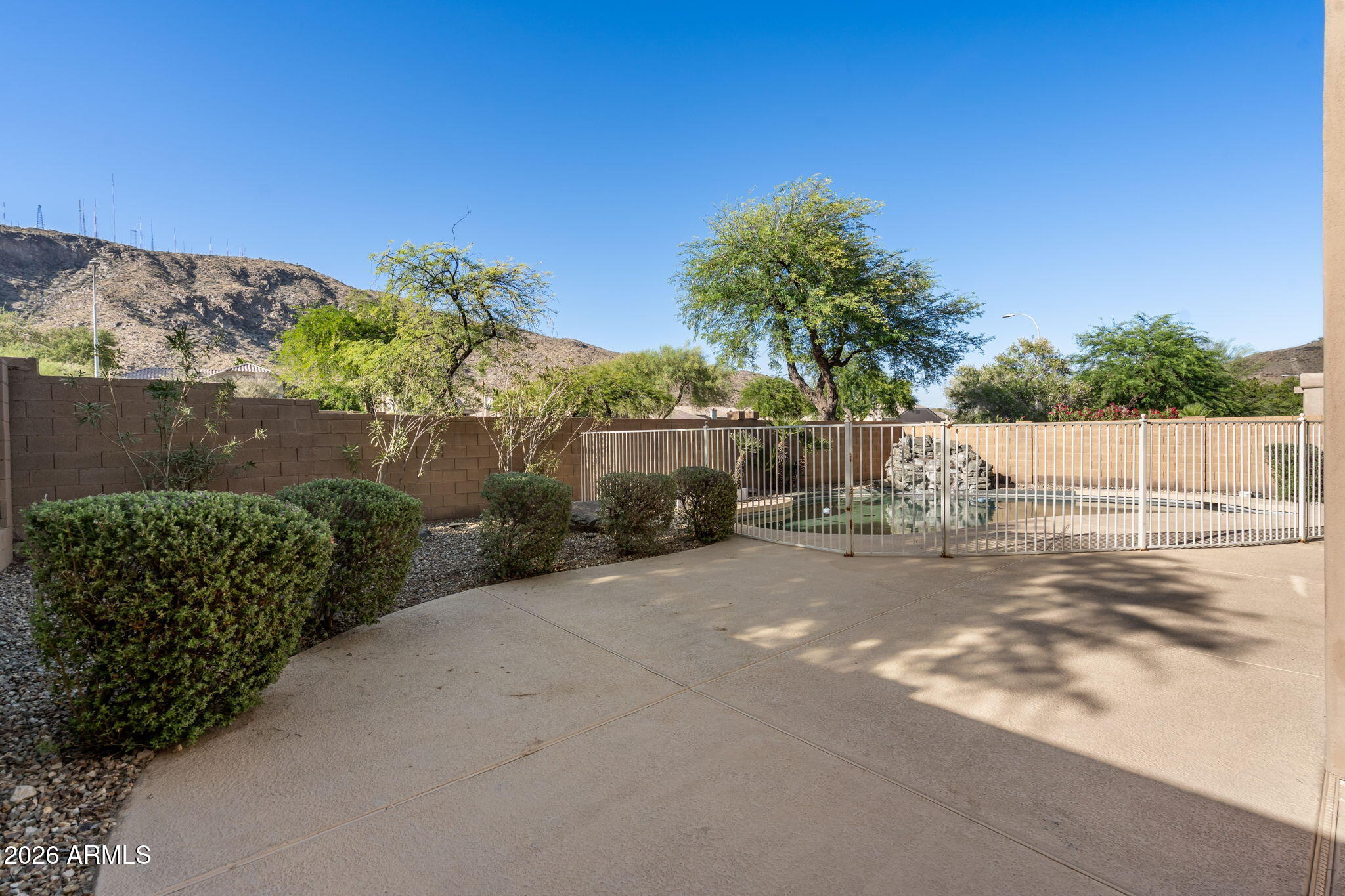 908 E MOUNTAIN SAGE Drive