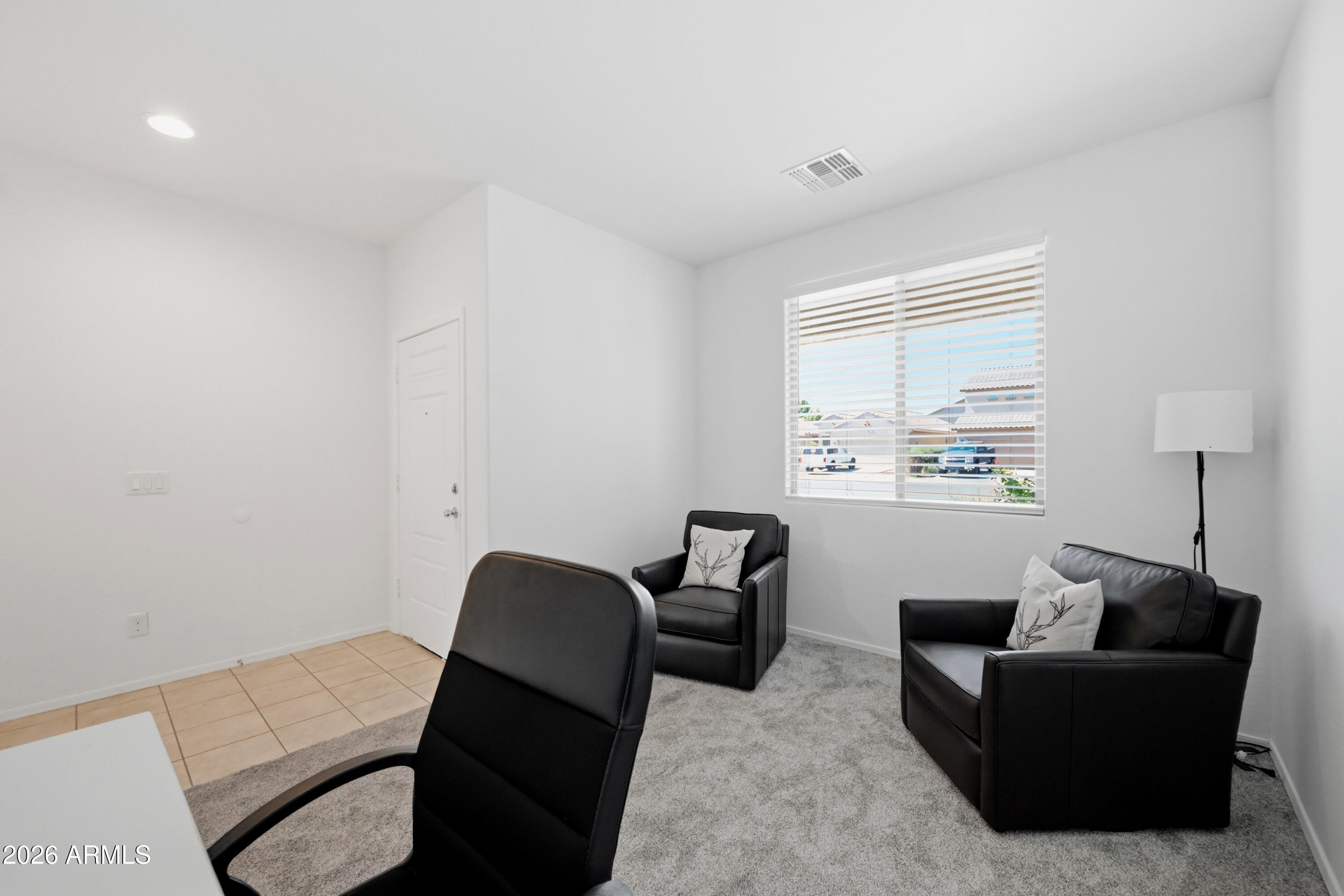 7129 W SOLANO Drive