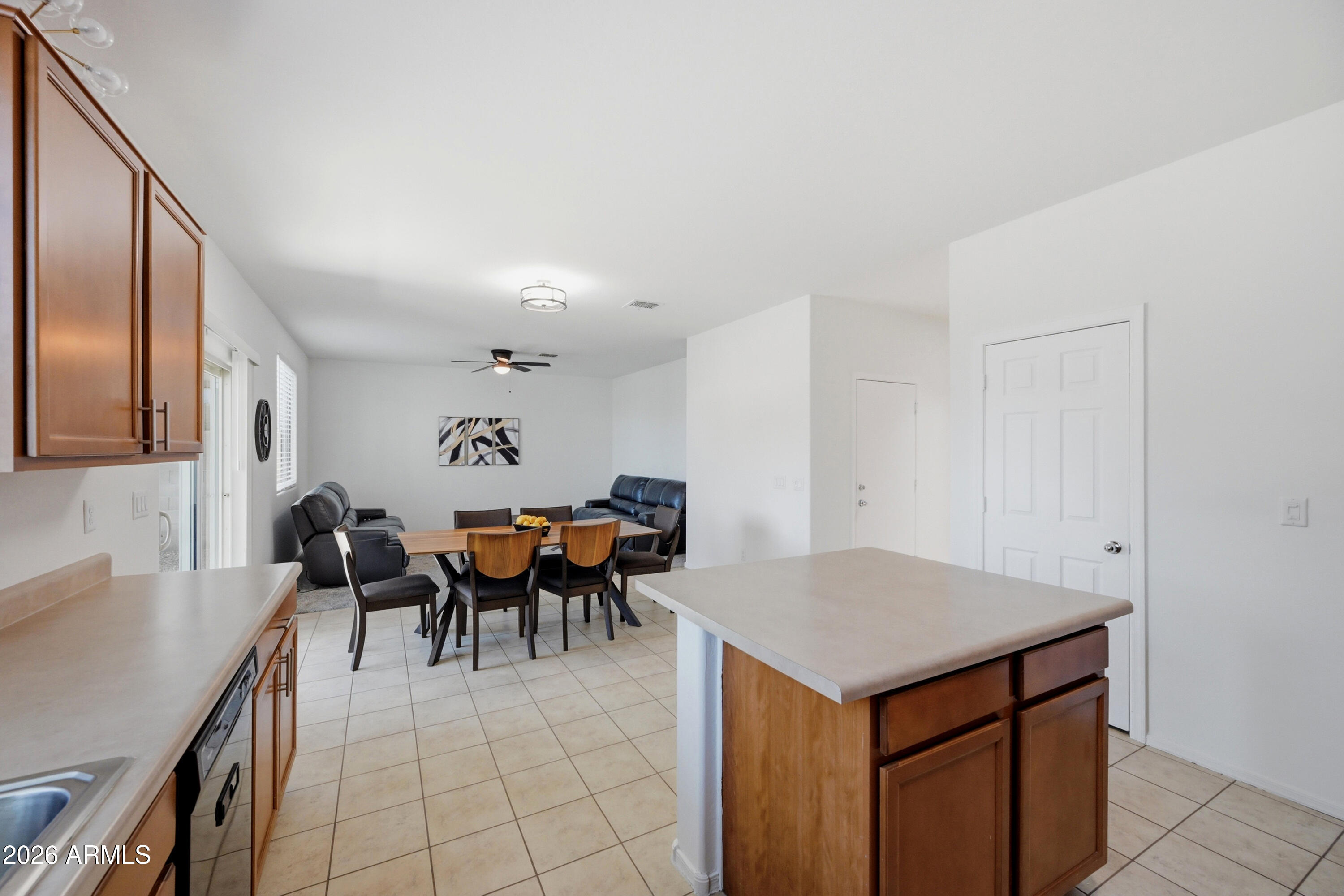 7129 W SOLANO Drive
